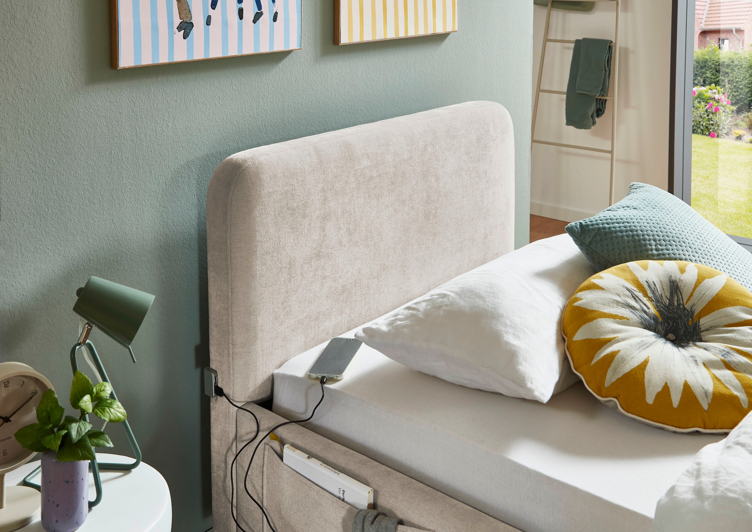 meise.möbel Lit d'enfant »COSY in de Breiten 90, 120 & 140 erhältlich, wahlweise mit Bettkasten« disponible avec pied en bois noir ou chêne, incl. prise USB