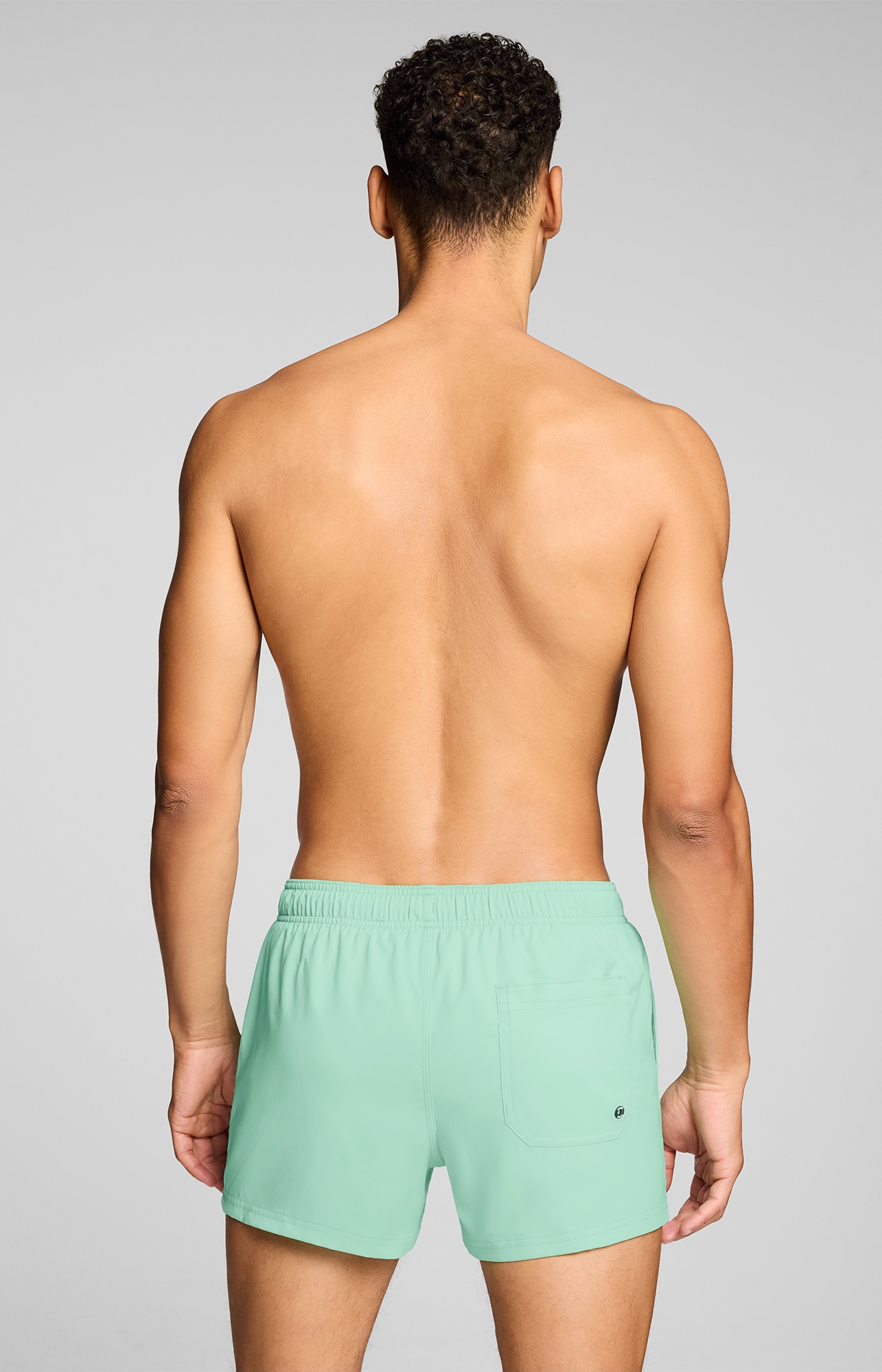 PUMA Badeshorts »PUMA SWIM MEN SHORT LENGTH SWIM SHORTS« mit seitlichen Eingriff-Taschen,   Gesässtasche mit Klettverschluss