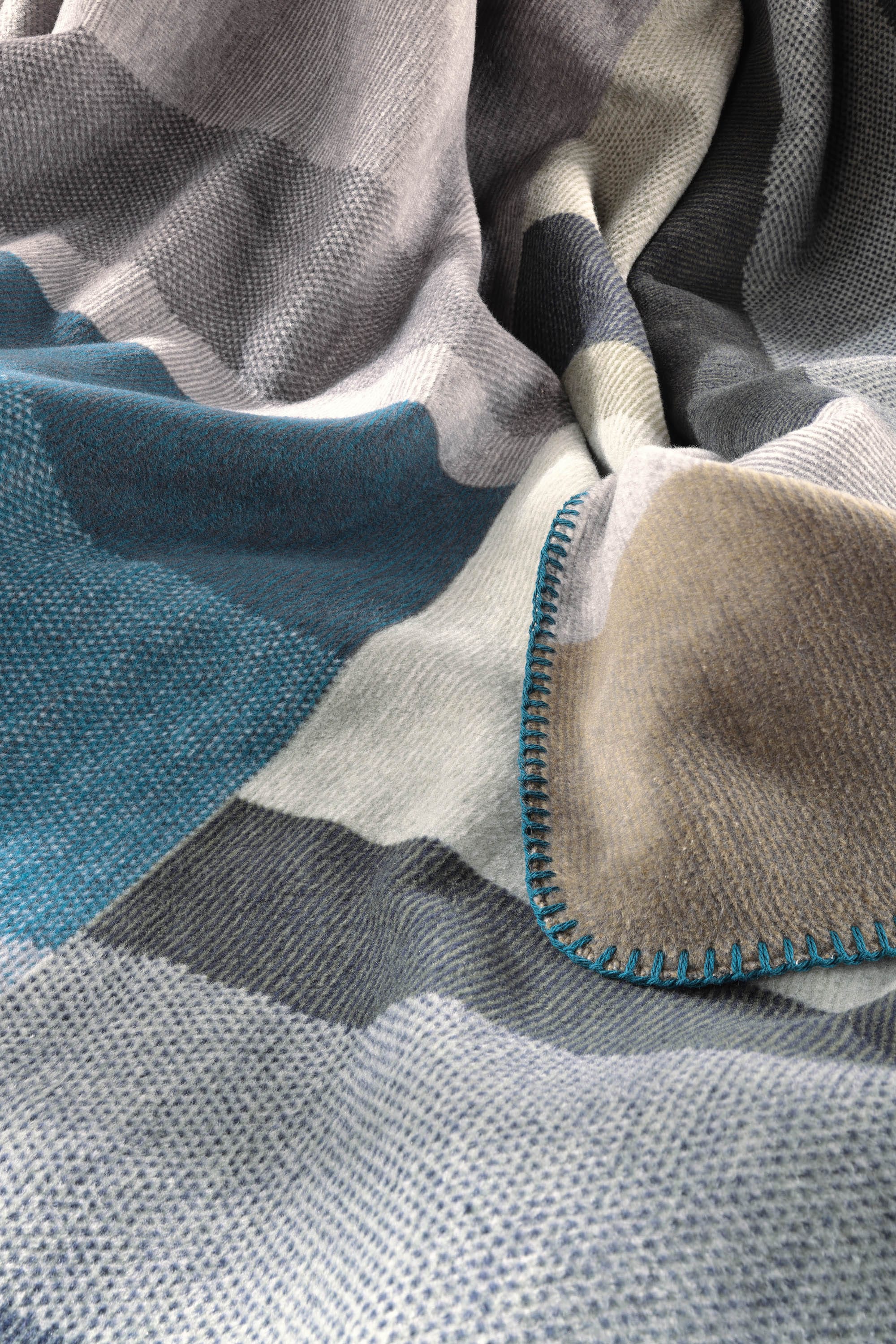 Biederlack Wohndecke »Verdant Vibes mit geketteltem Zierstich« Made in Germany