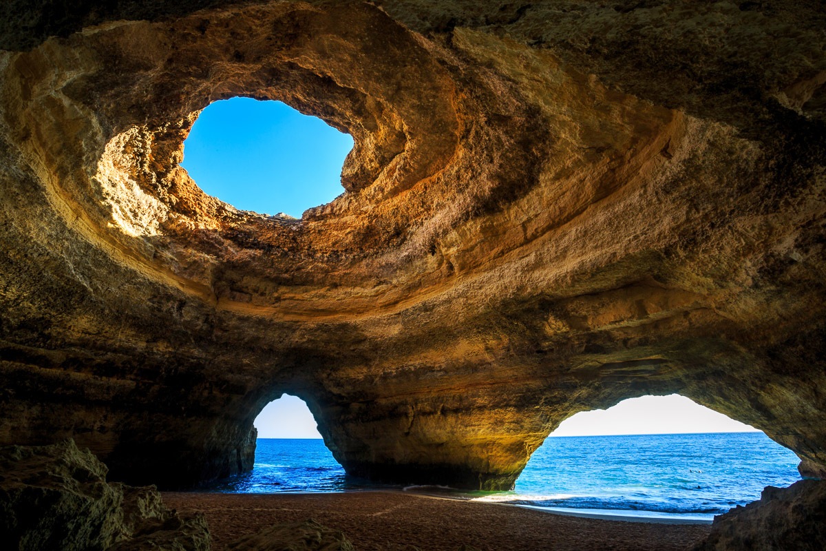 Papermoon Fototapete »Höhle in der Benagil-Algarve«