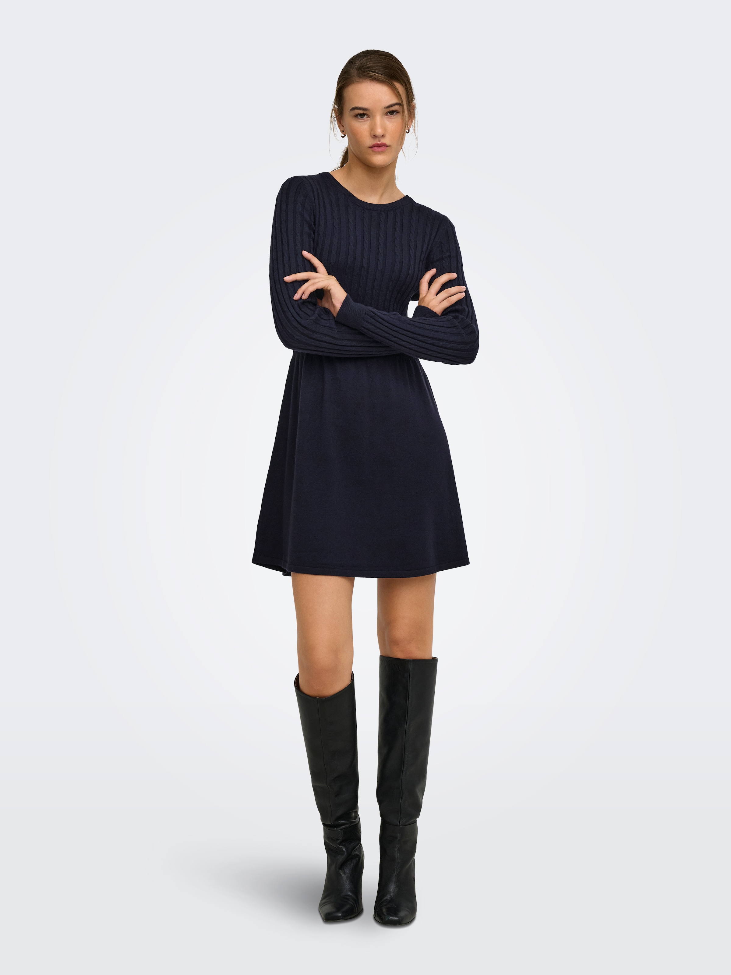 ONLY Robe en tricot »ONLFIA LS CABLE DRESS KNT« mélange viscose, coupe régulière