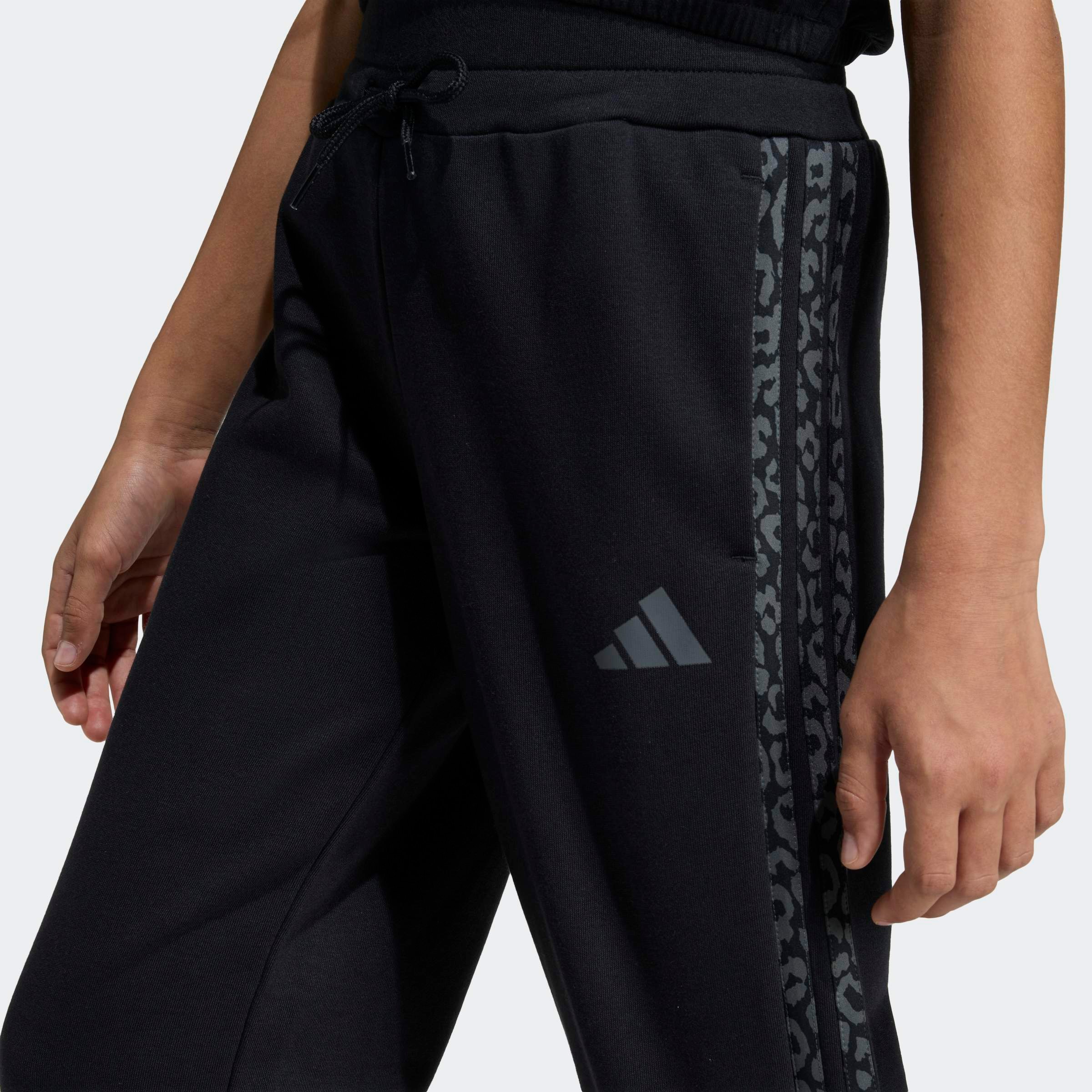 adidas Sportswear Pantalon de sport »SEASONALS ANIMAL«