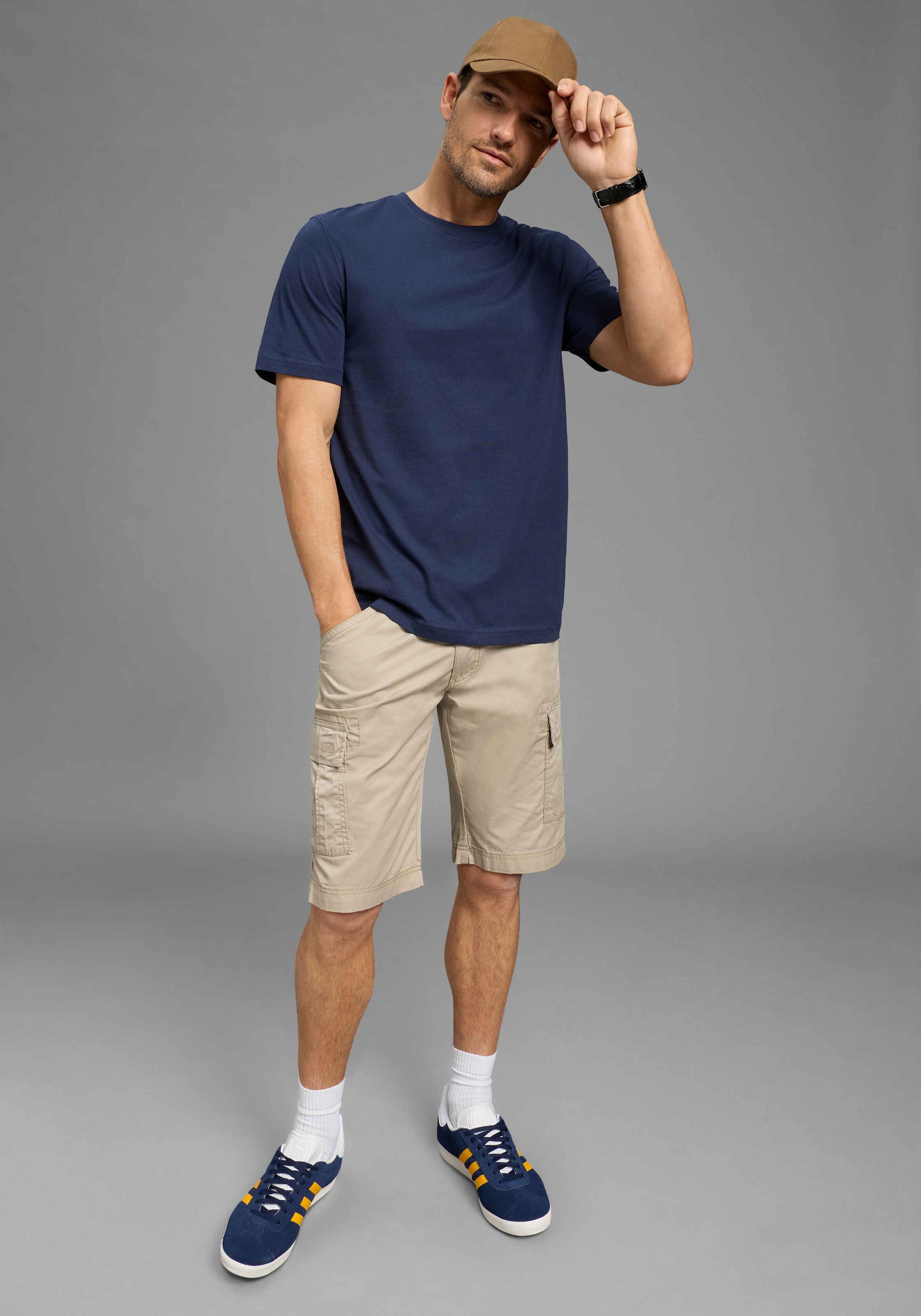 Man's World Rundhalsshirt 5er-Pack,  Kurzarm,  Regular Fit,  unifarben,  Rundhals,  aus Baumwolle