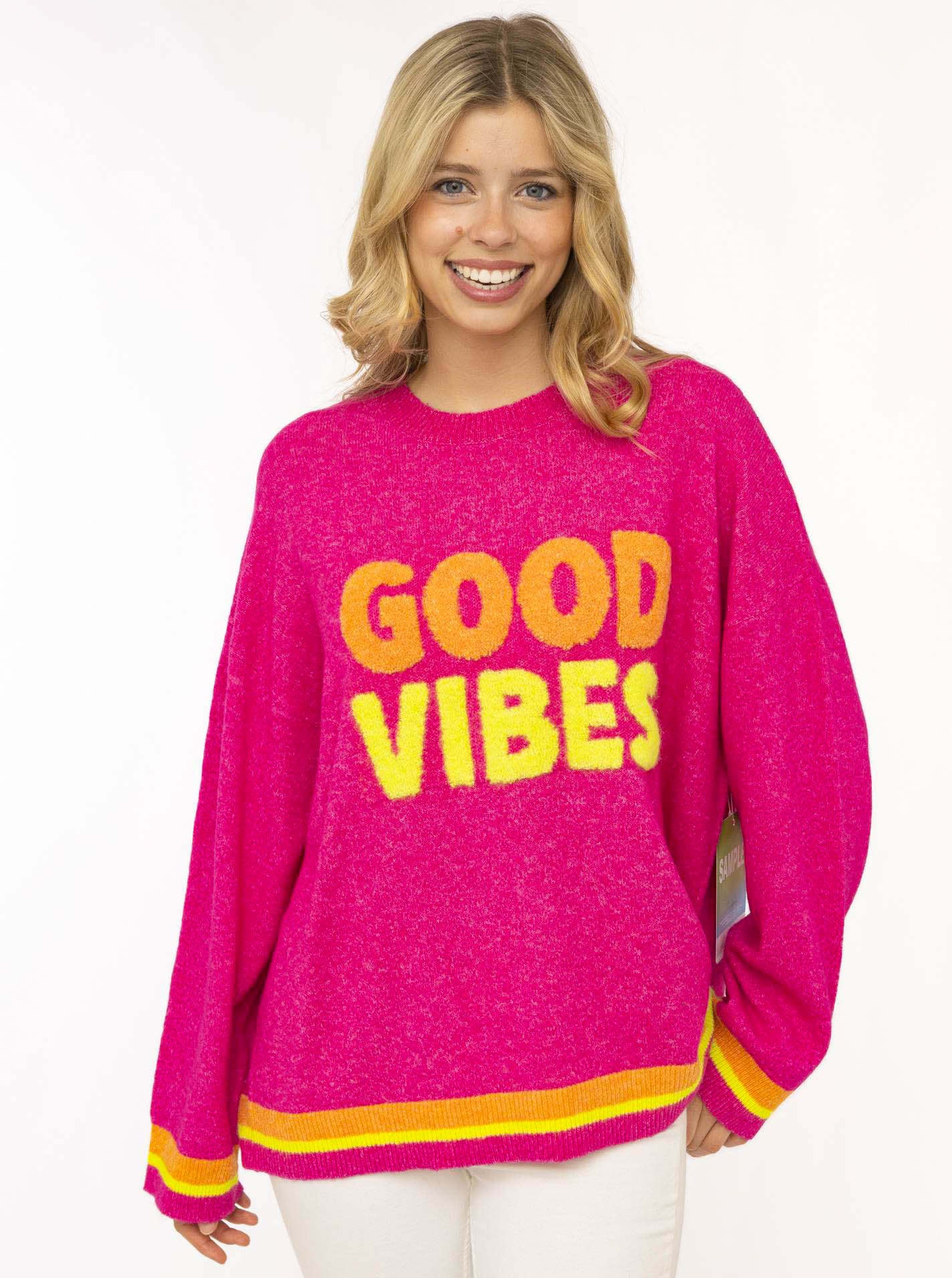 Zwillingsherz Strickpullover »"GOOD VIBES"« farbiger Schriftzug, gestreifte Neon-Bündchen, Rundhals, Strick