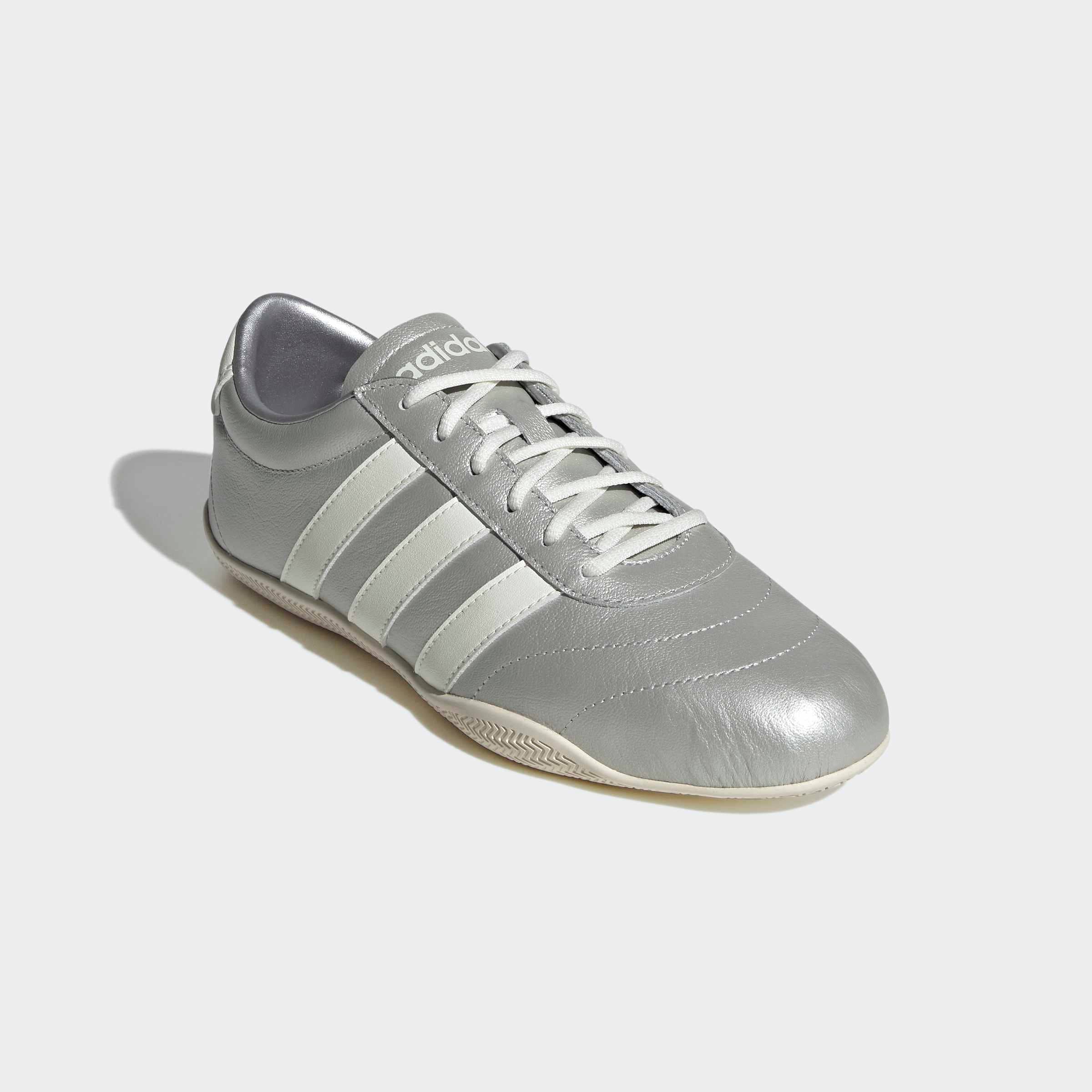 adidas Sportswear Sneaker »GRAND COURT LO«  Design auf den Spuren des adidas Superstar
