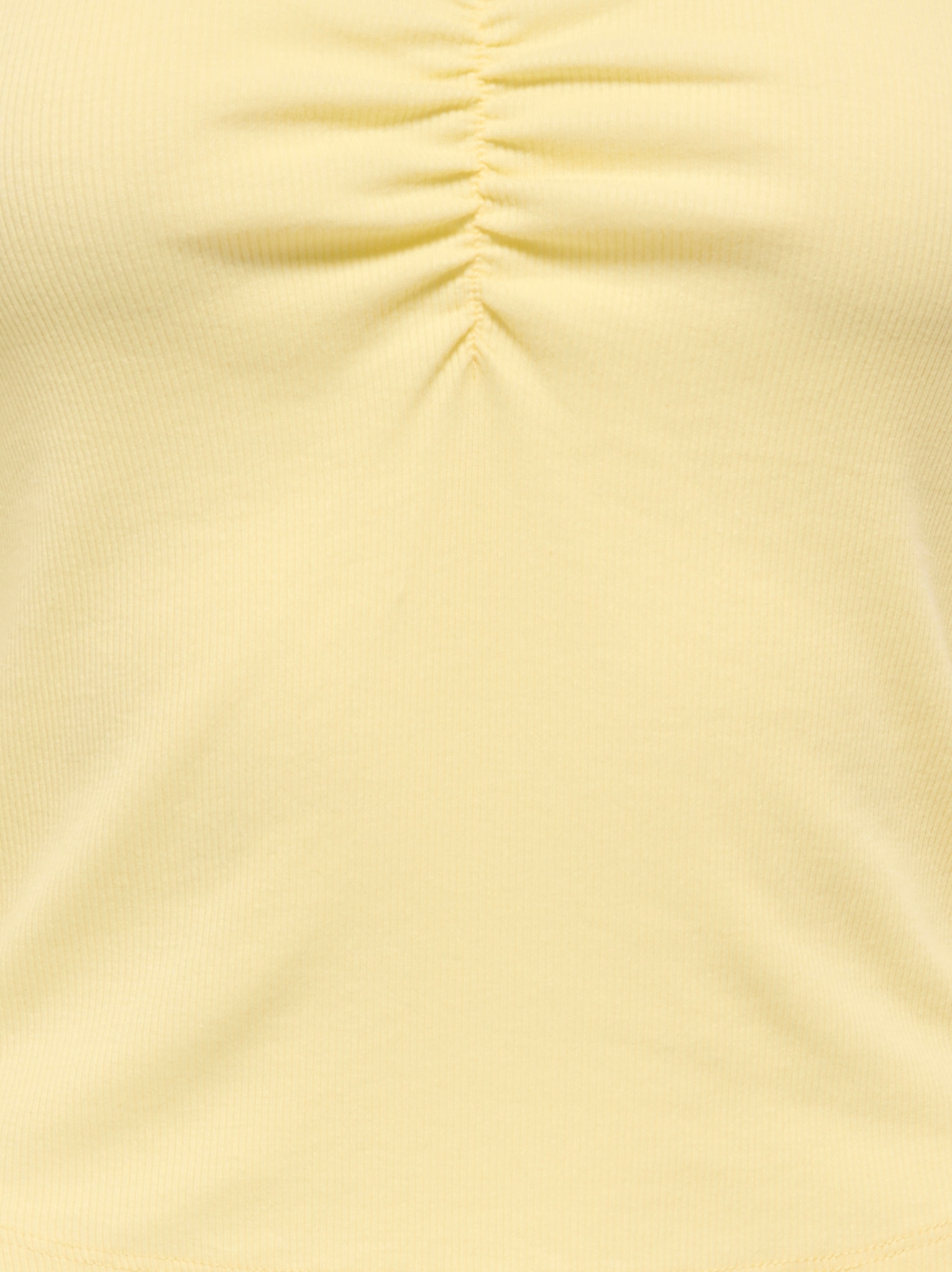 ONLY T-shirt à manches longues »ONLBETTY LIFE L/S SCALLOP V-NECK CC JRS« avec fronces au décolleté