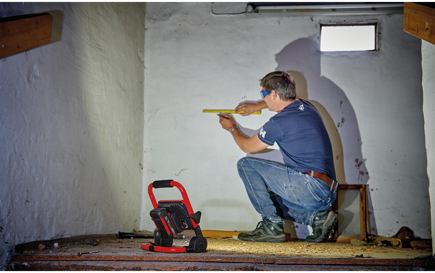 Einhell Projecteur de chantier »Einhell Akku-Lampe TC-CL 18/1800«