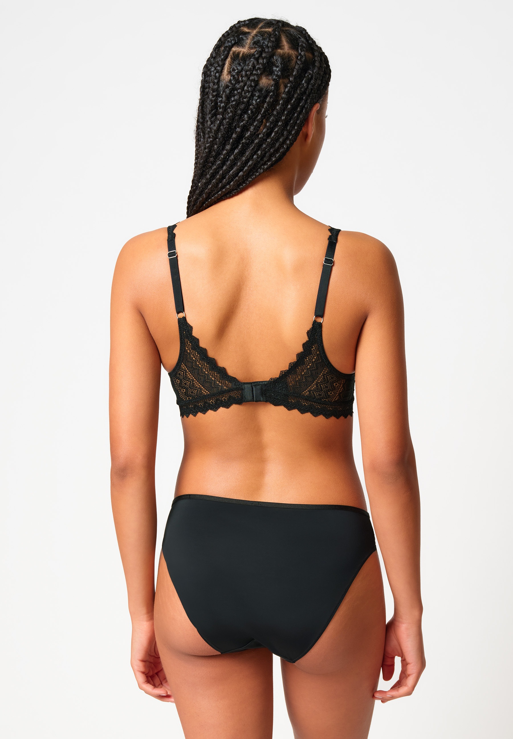 Skiny Soutien-gorge triangle »Initialace« mit Bügel, Spitze über den Cups, gepolstert