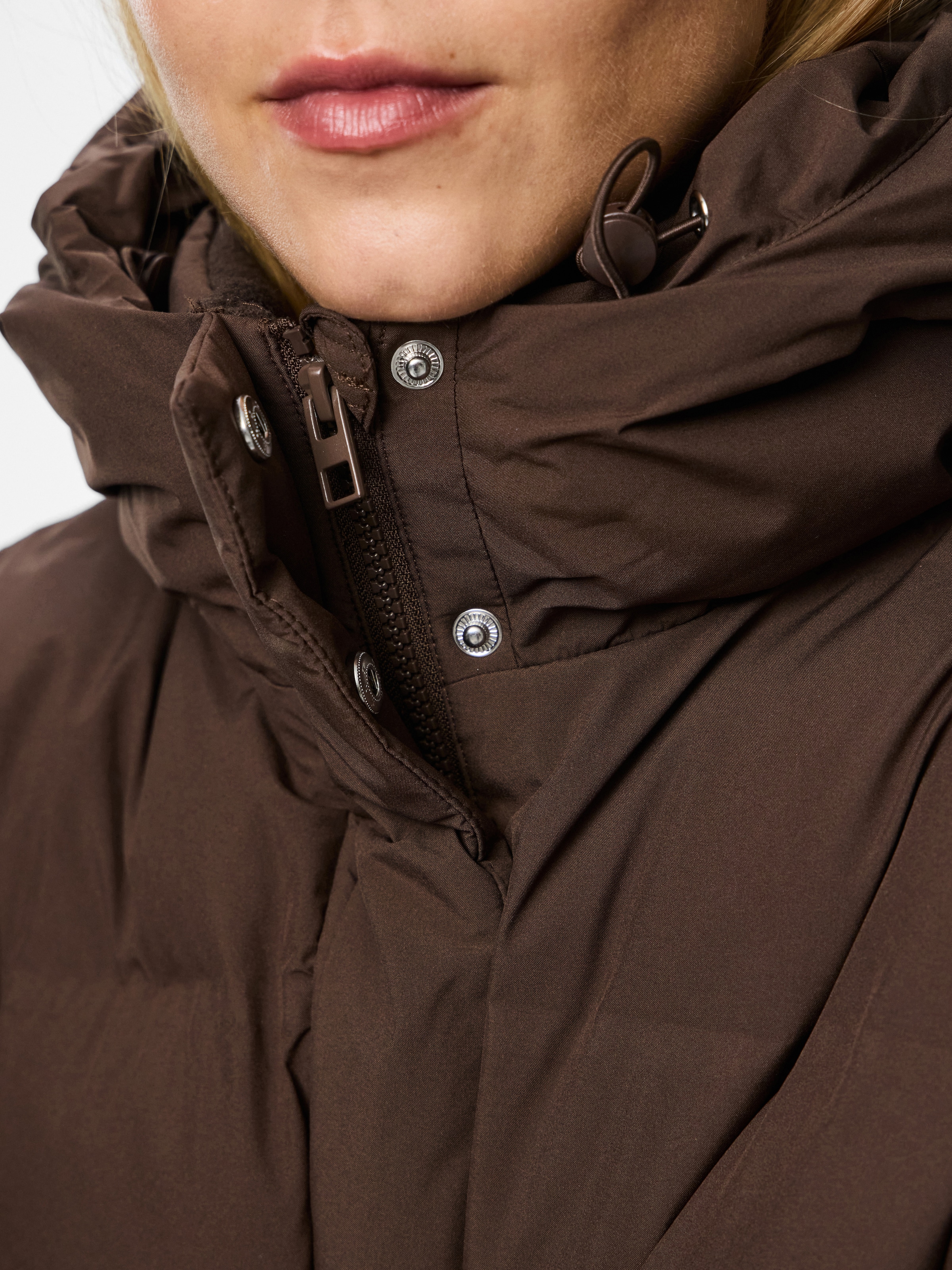 pieces Veste matelassée »PCNORMA PUFFER JACKET NOOS BC« avec capuche Kunstfaser, regular fit