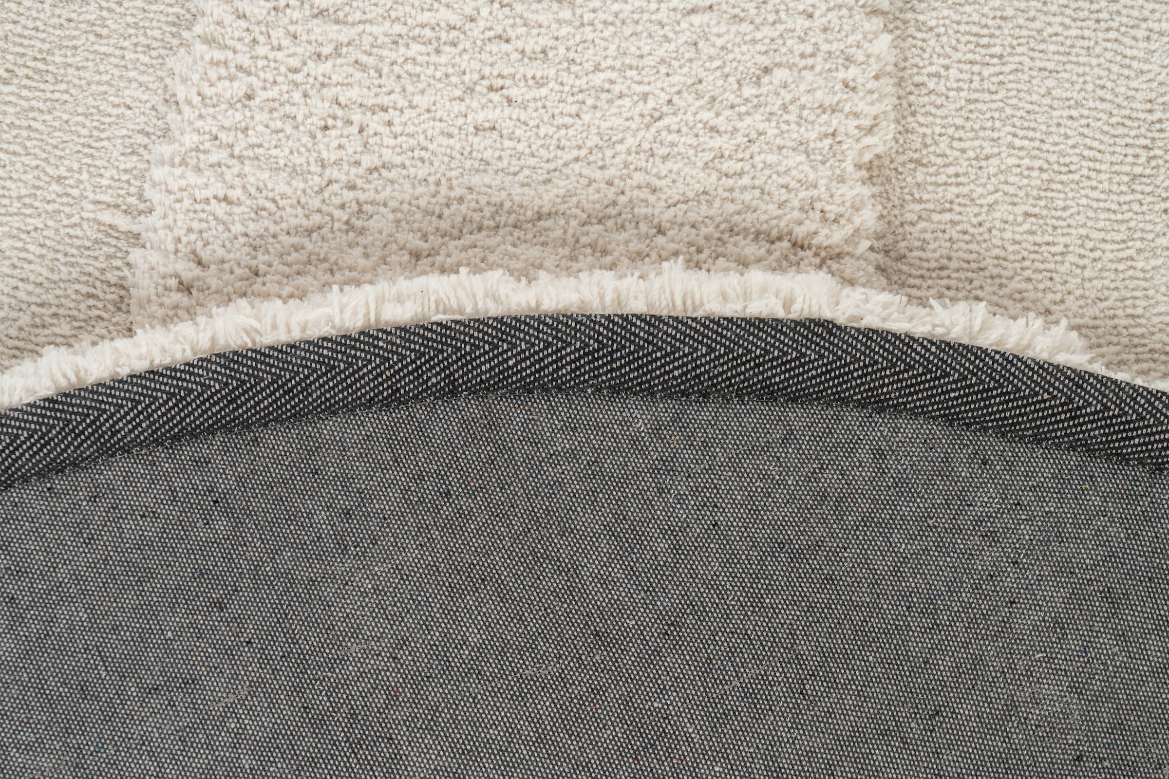 Kayoom Tapis »Pulp 225« ovale 20 mm Höhe Poils longs, structure haute-basse, forme particulière. toutes pièces