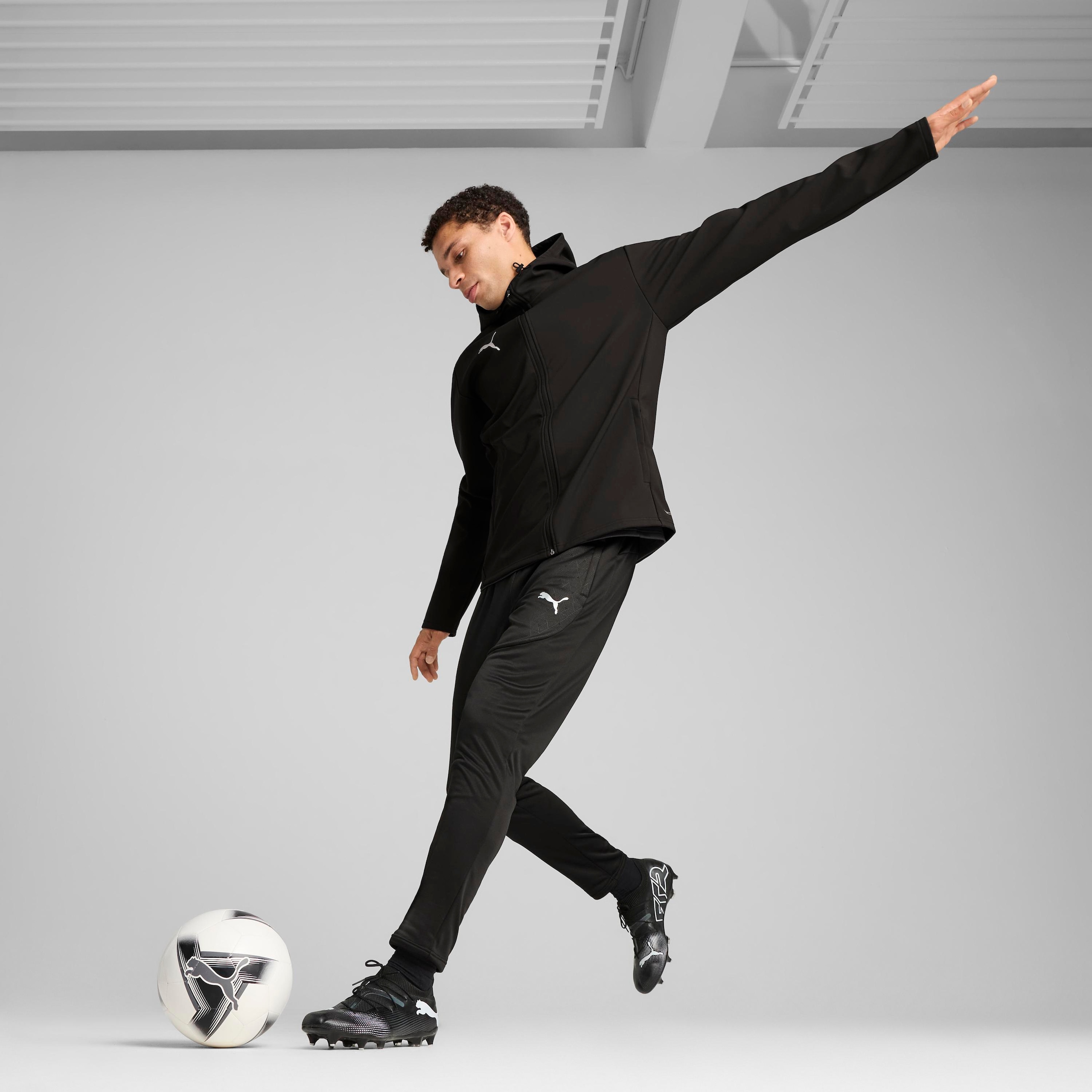 PUMA Veste softshell »TEAMADDITIONS SOFTSHELL JACKET« avec capuche pour football et activités sportives, avec capuche