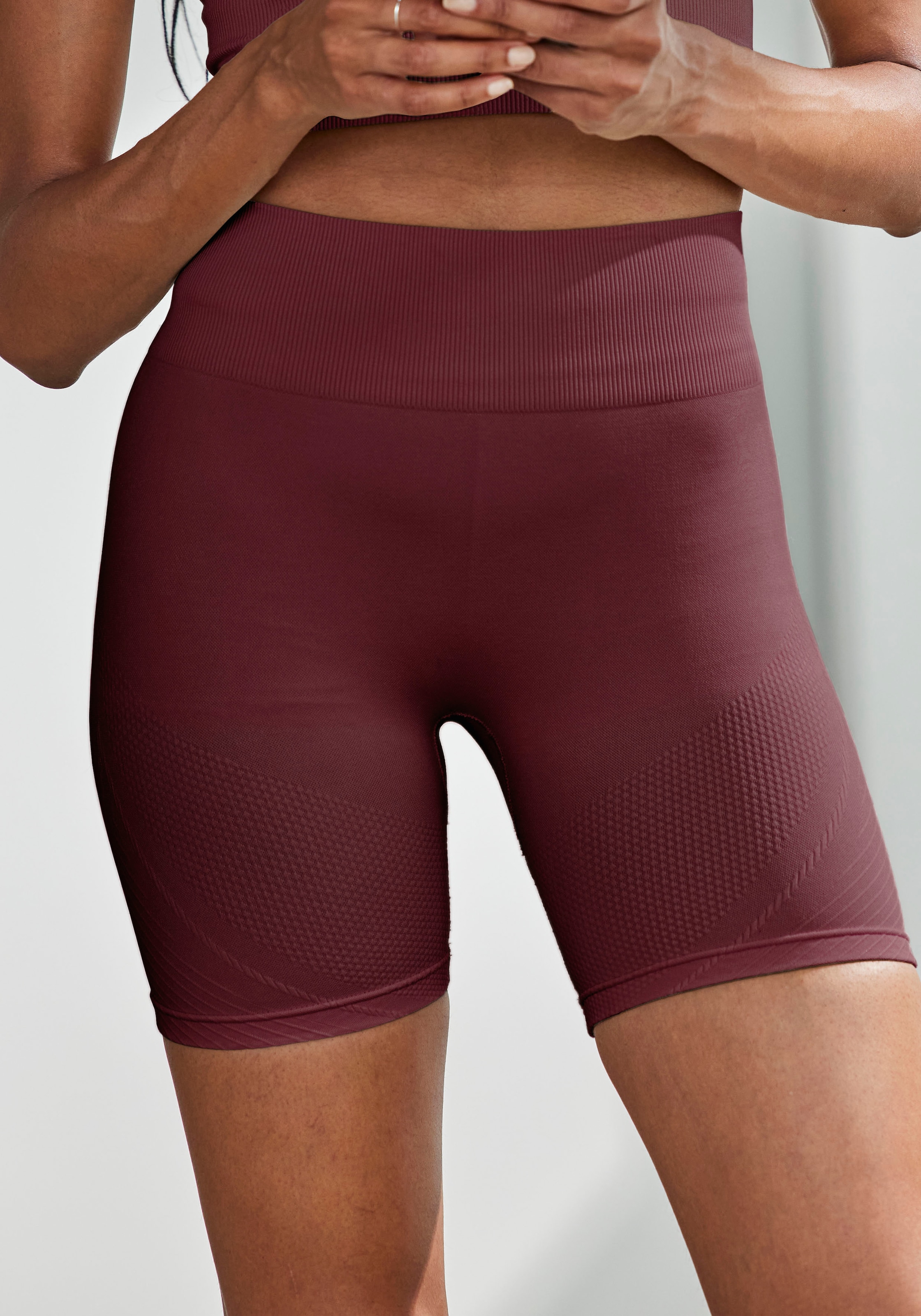 LASCANA Short fonctionnel »Po Push Up«  mit Rippstruktur und Shapingeffekt, Sportshorts