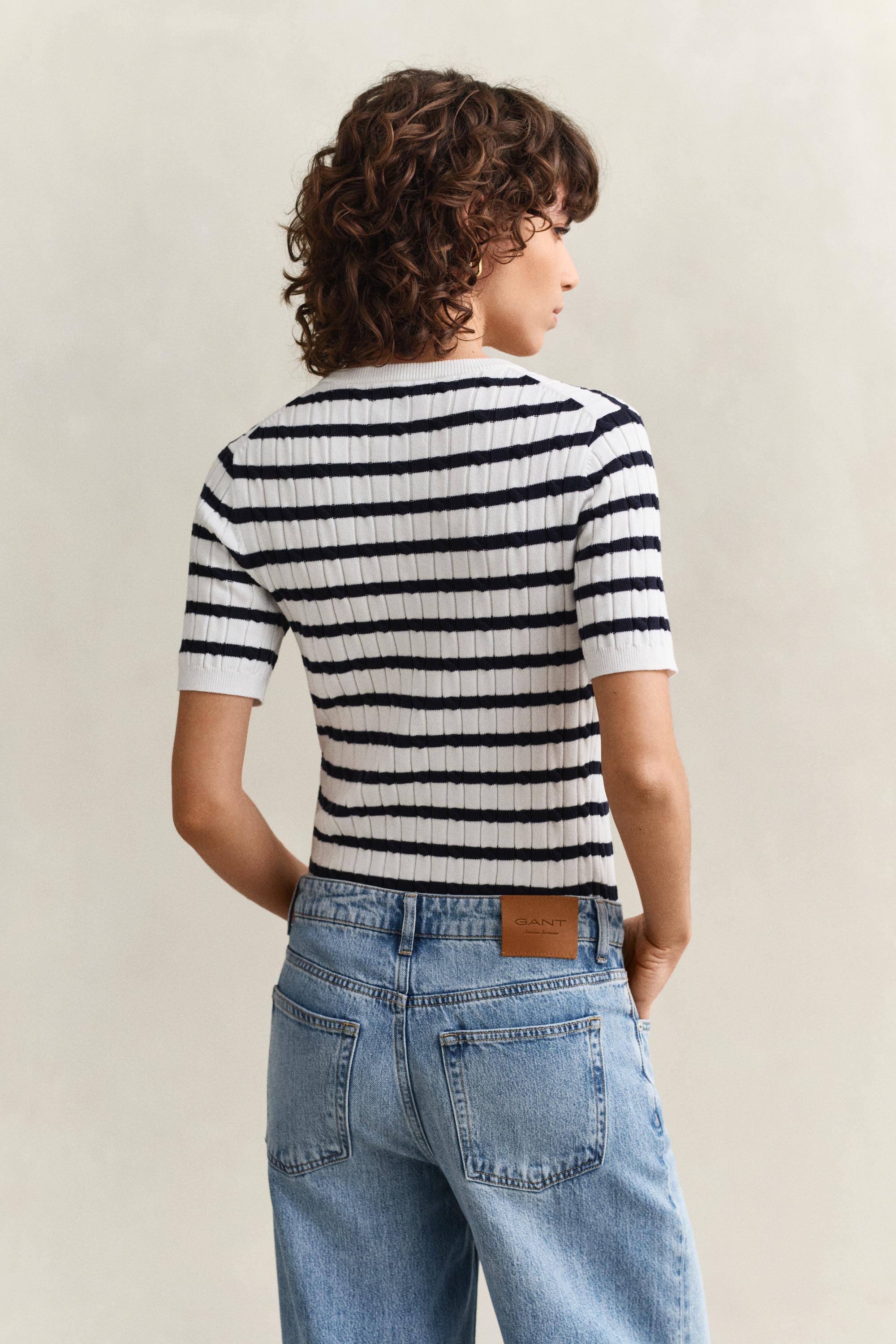 Gant Kurzarmpullover »STRETCH COTTON CABLE STRIPE SS« Gestreifter Zopfstrick, Rundhals, Schmale Passform