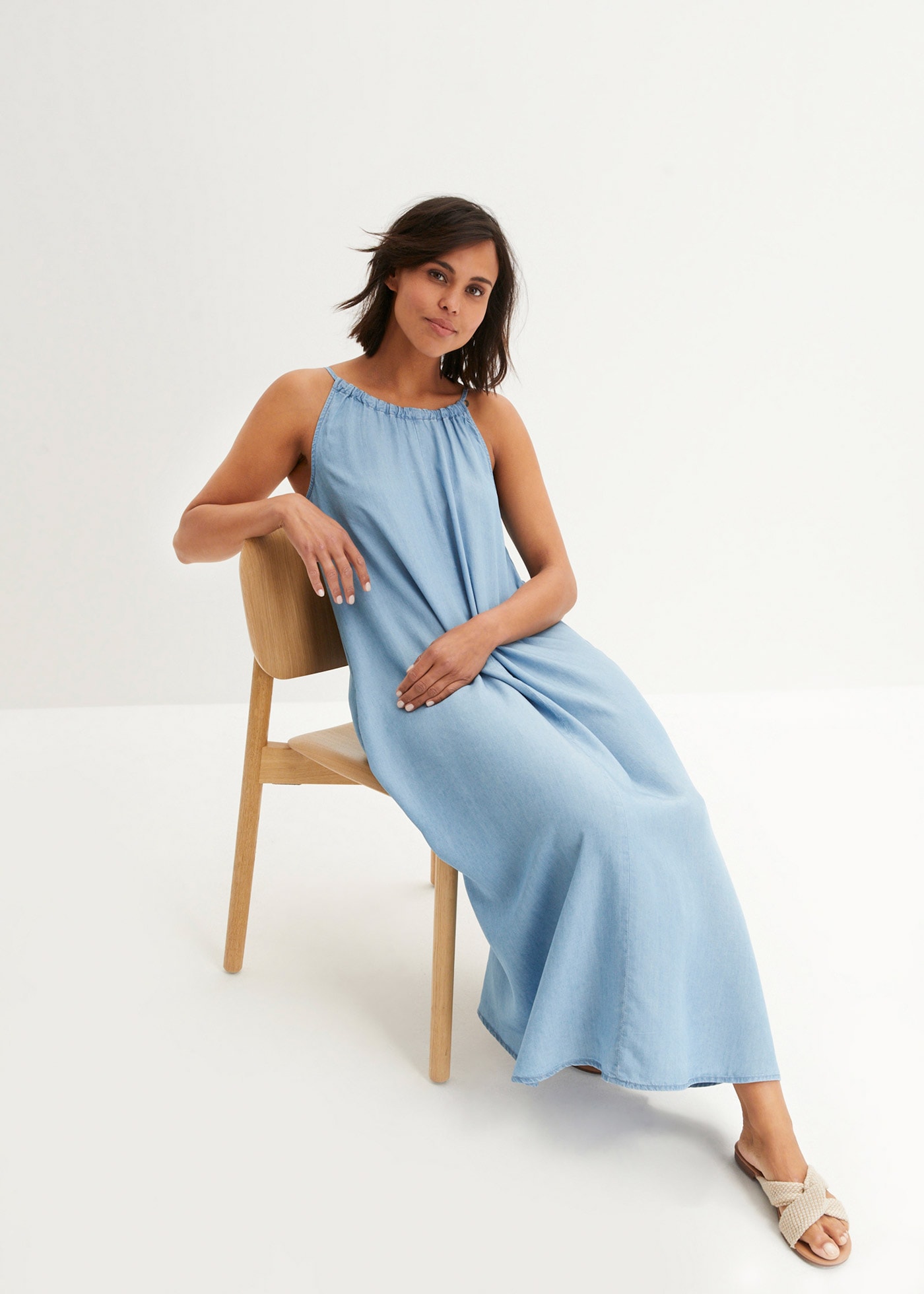 bonprix Robe en jean »Jeanskleid aus fliessendem Lyocell« für lässigen Look, aus Lyocell (TENCEL™), in A-Linie