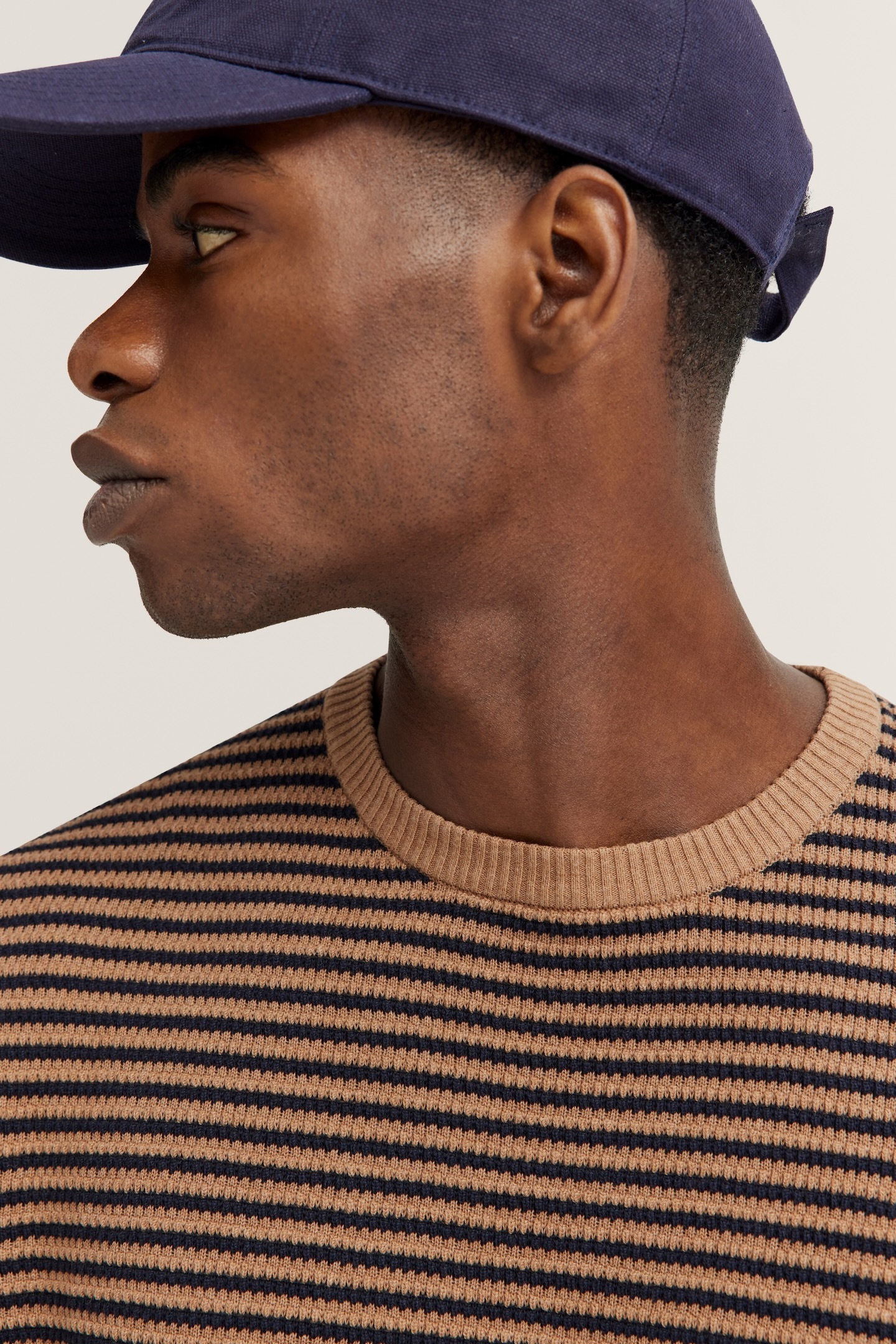 bugatti Pull à col rond mit Streifen