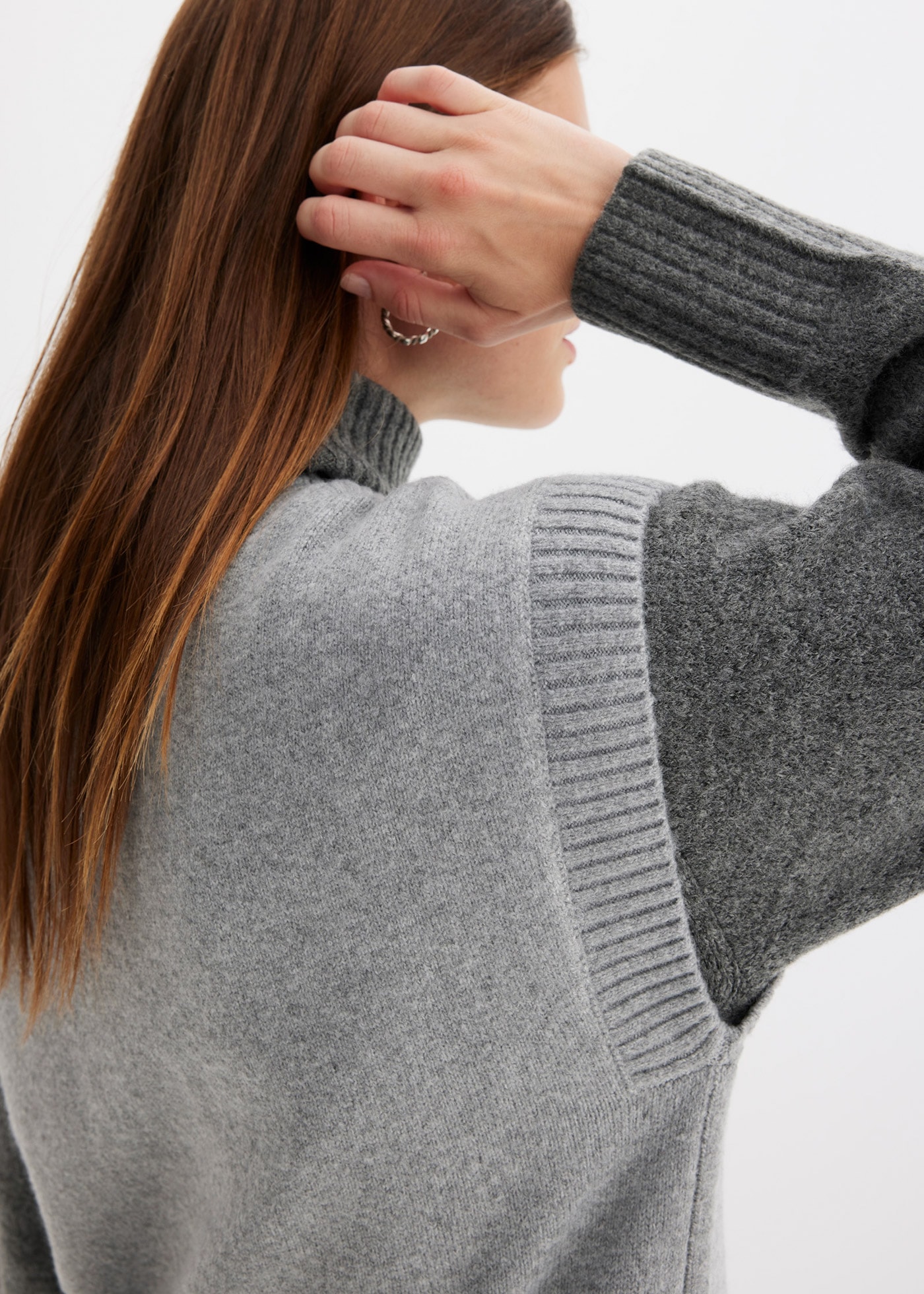 bonprix Strickweste »Strickweste mit Zopfmuster« aus Polyester und Elasthan, bequeme Passform, mit Zopfmuster