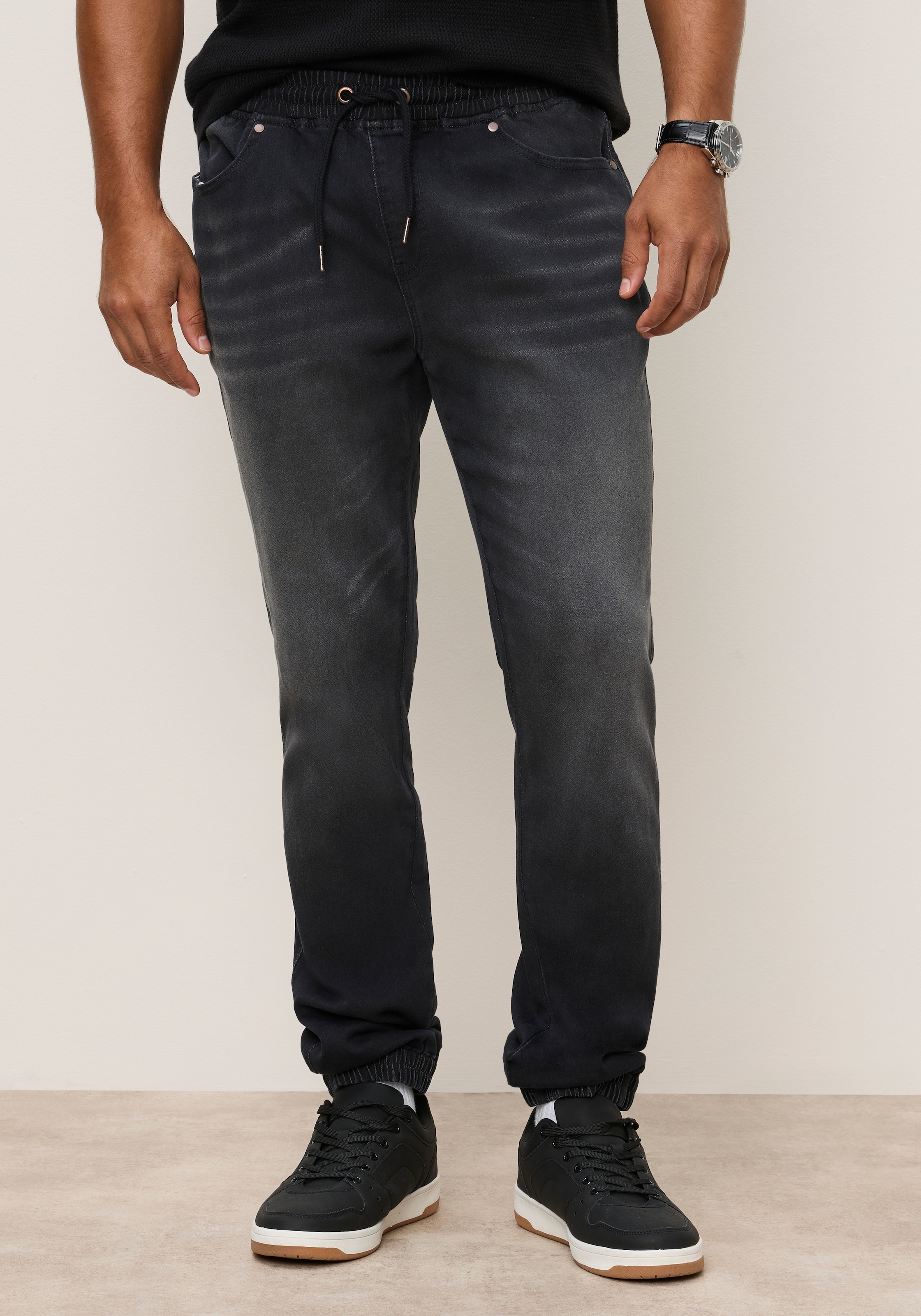 Bruno Banani Jogg pants »comfort fit« avec cordon de serrage, taille normale, coupe longue, en 32 et 34 pouces
