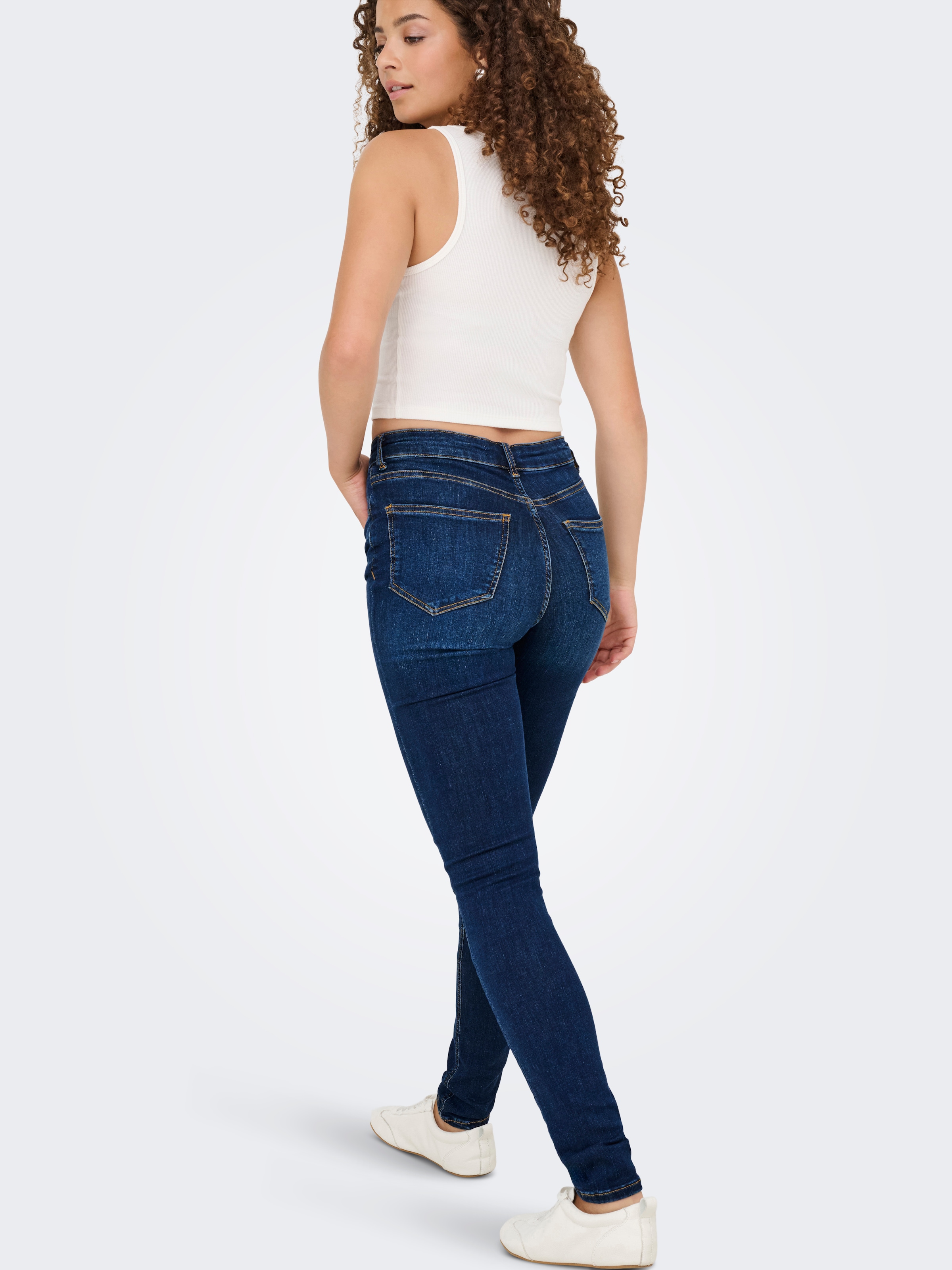 ONLY Jeans skinny »ONLAYA MIID WAIST SKINNY DNM BOX« mélange de coton, coupe skinny