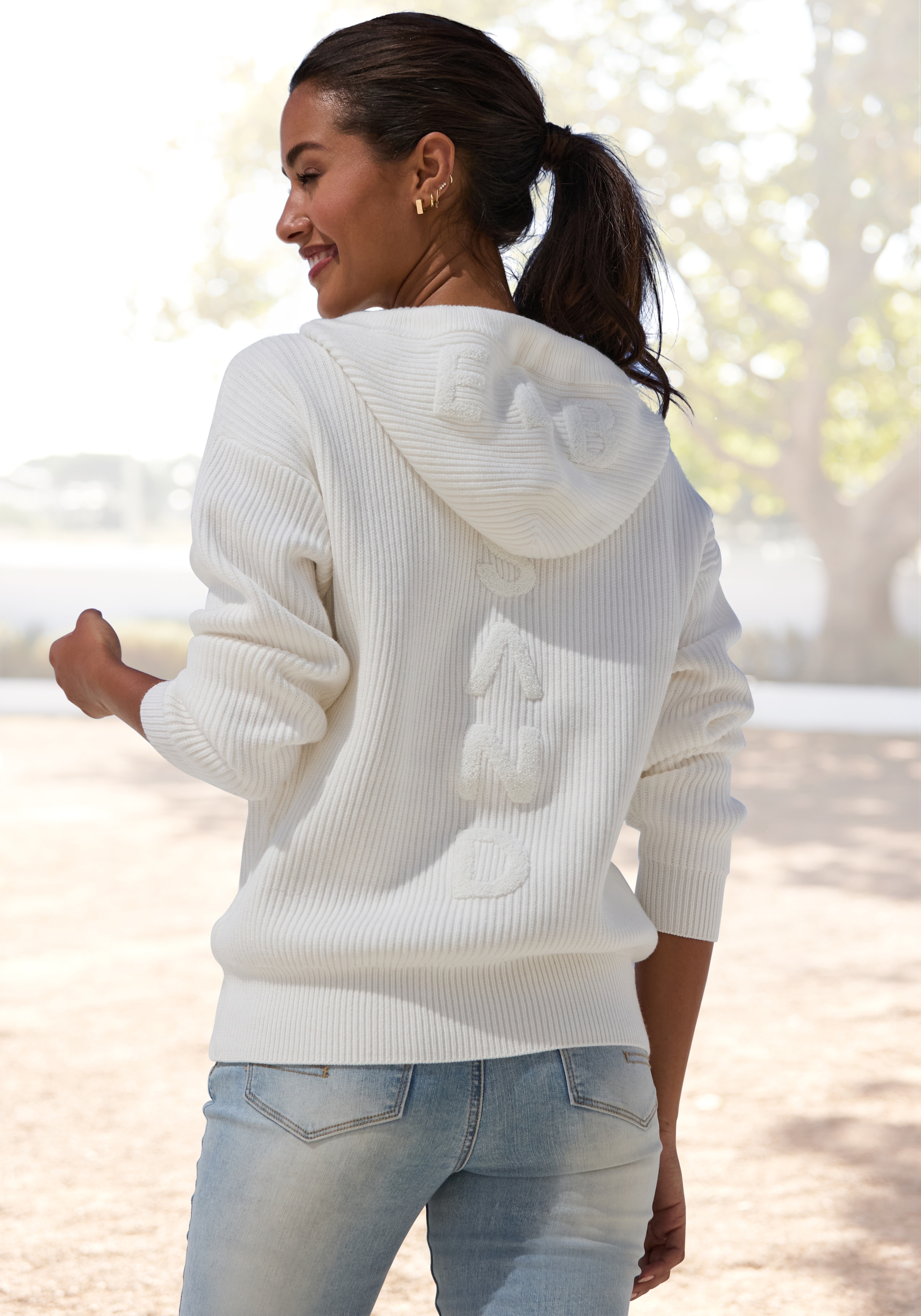 Elbsand Cardigan à capuche »aus hochwertigem Viskosemix mit Frottee-Applikation« Kuschelige Strickjacke mit Kapuze, Strickcardigan mit Reissverschluss