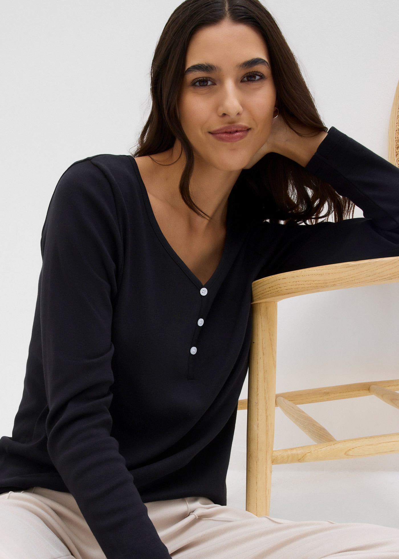 bonprix T-shirt à manches longues 1 schmale Passform, Langarm, mit kurzer Knopfleiste im Henley-Stil