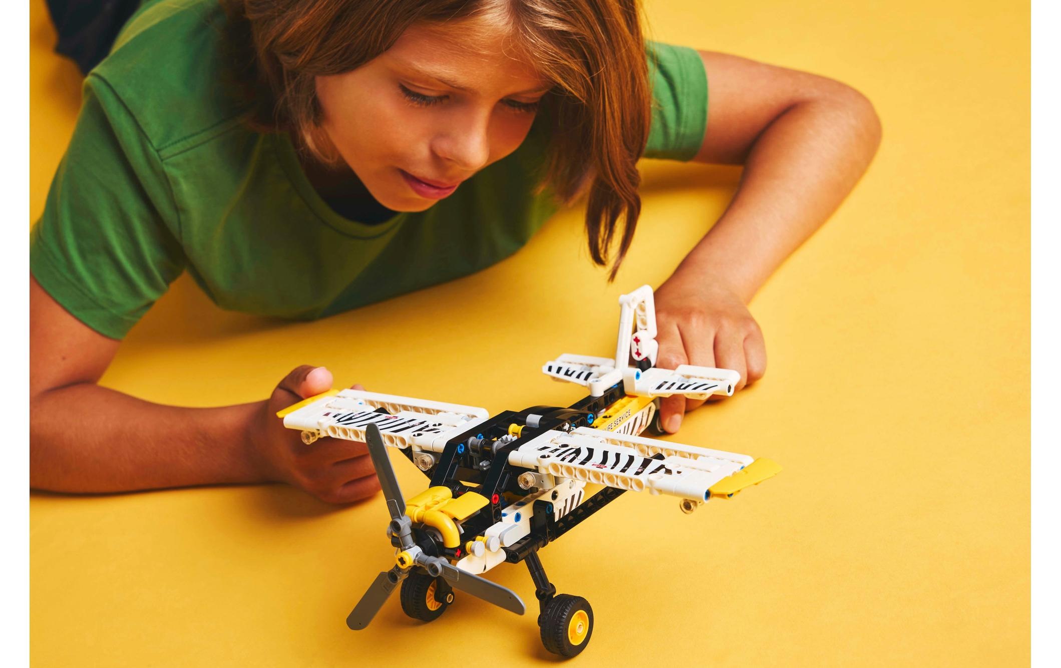 LEGO® Spielbausteine »Technic Propellerflugzeug 42198«