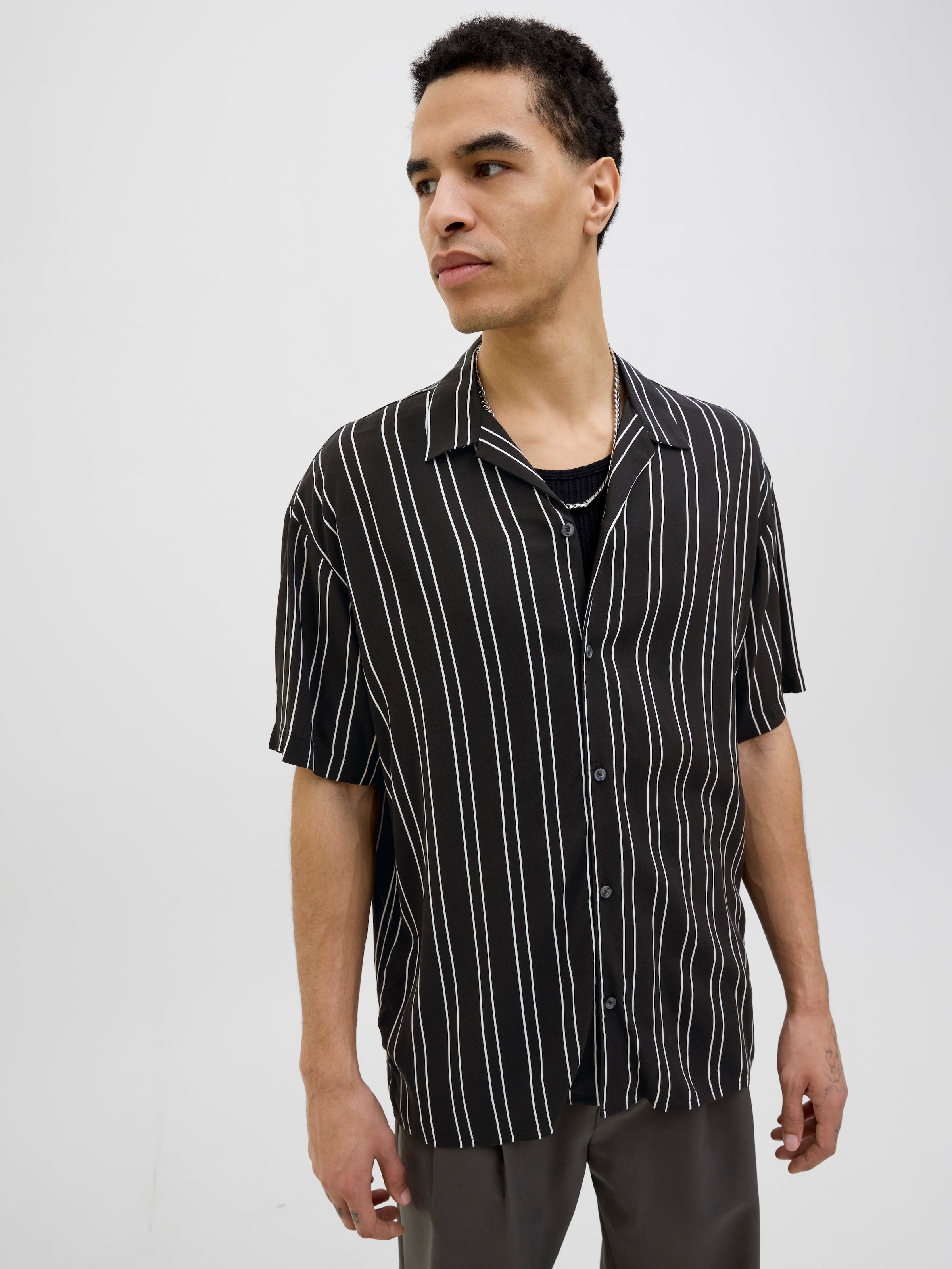 Jack & Jones Kurzarmhemd »JJEJEFF STRIPE RESORT SHIRT SS SN« mit Streifen Muster