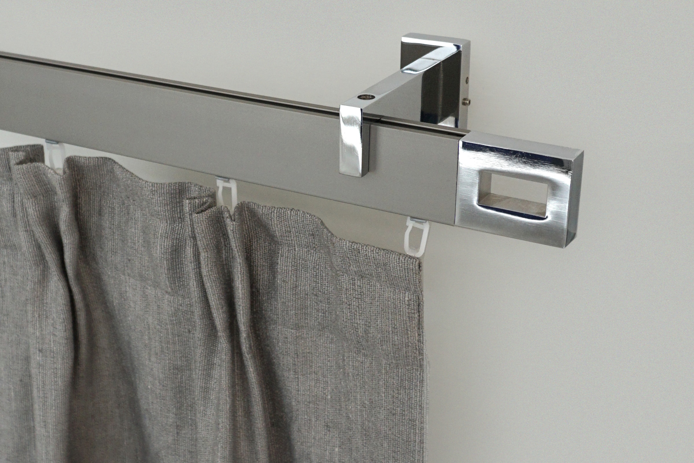 GARESA Gardinenstange »FLAT« 1 läufig-läufig Wunschmasslänge Rechteckprofil, Wandmontage, perfekter Lauf, modern, verlängerbar