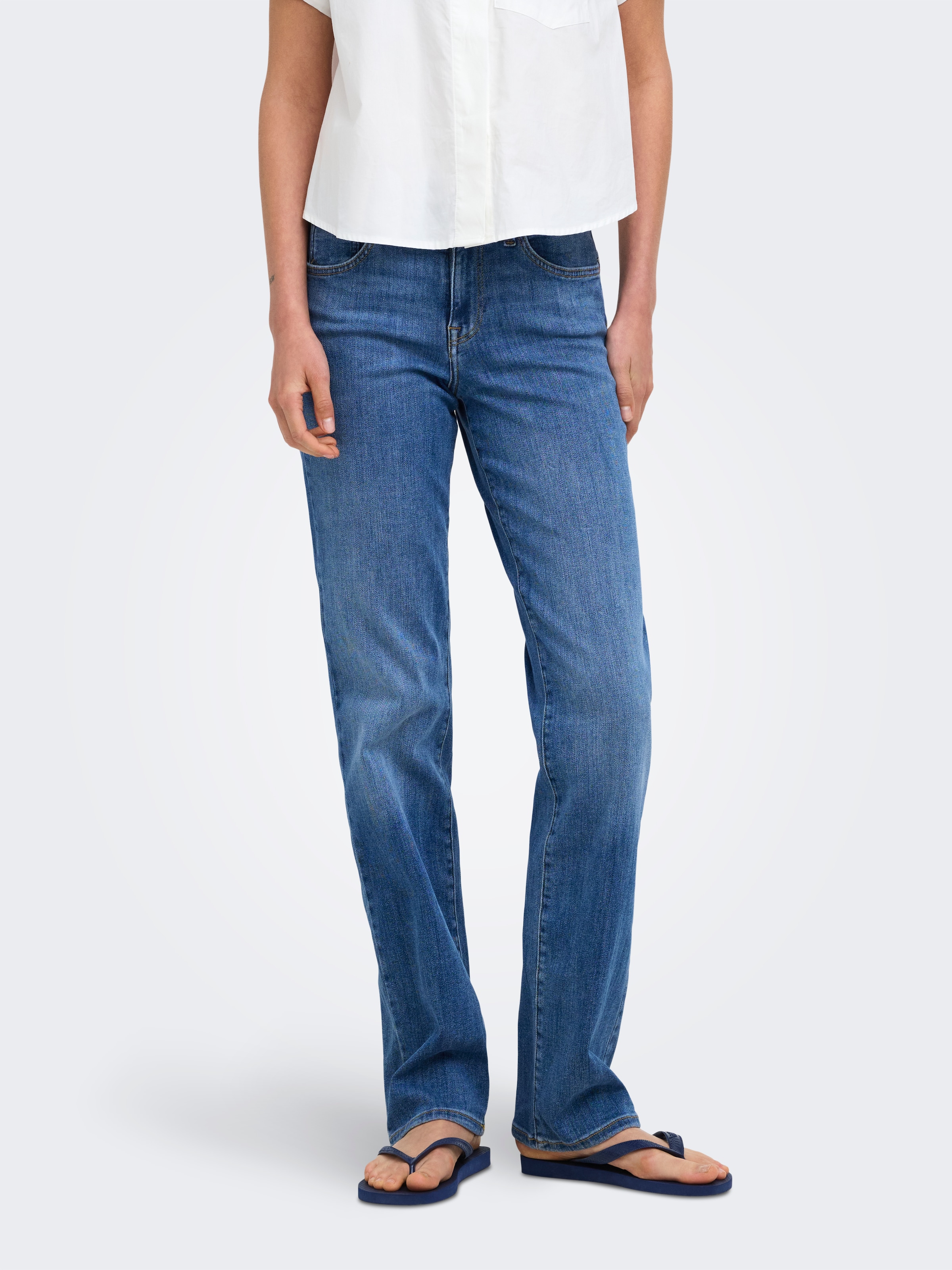 ONLY Jeans slim »ONLPOWER MW PUSH UP SLIM STRAIGHT DNM« mélange de coton, taille mi-haute, coupe slim