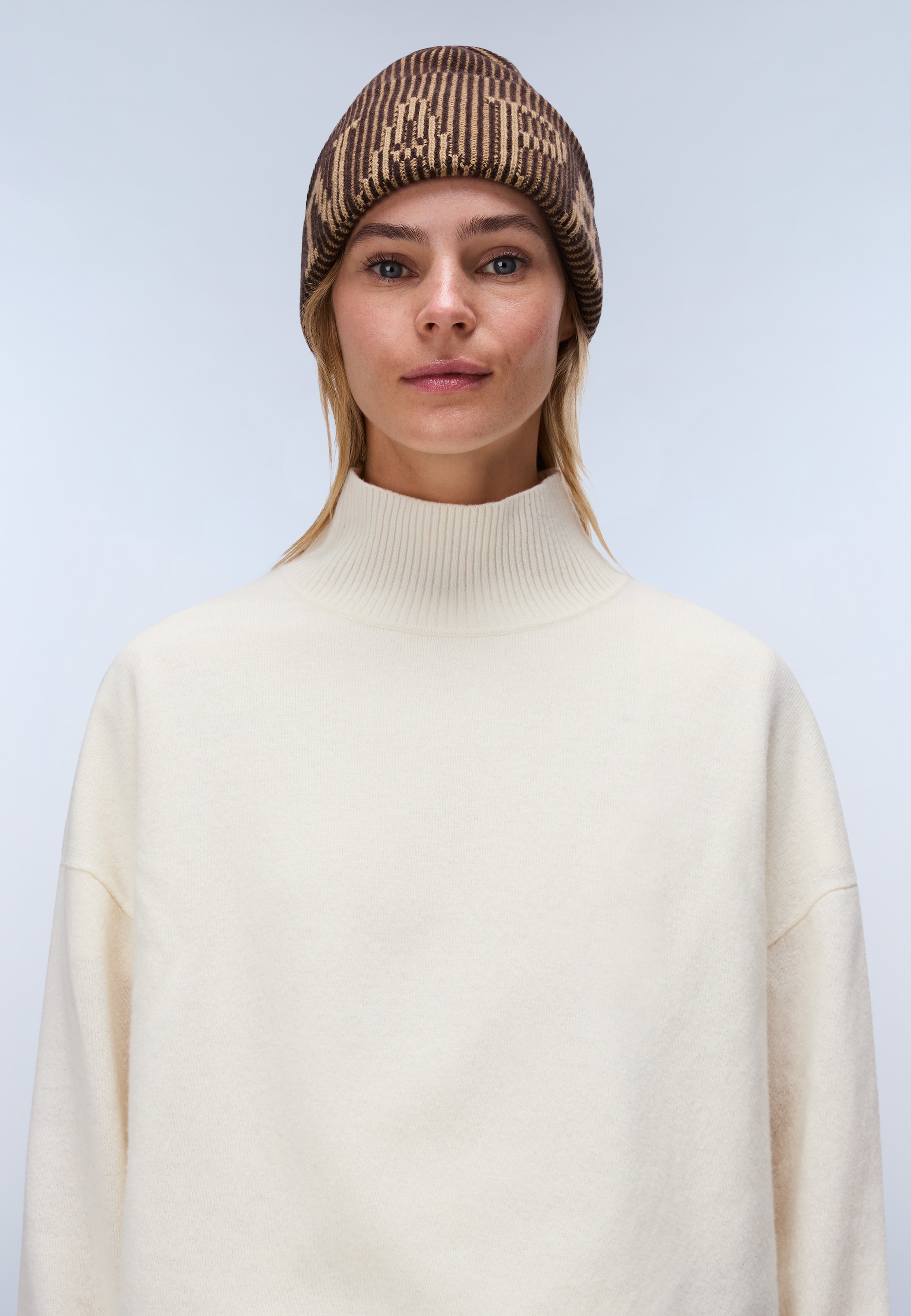 Napapijri Pull en tricot »D-MIS T W BEIGE DIMITY« style sportif, caractère tricot classique, en laine et polyamide