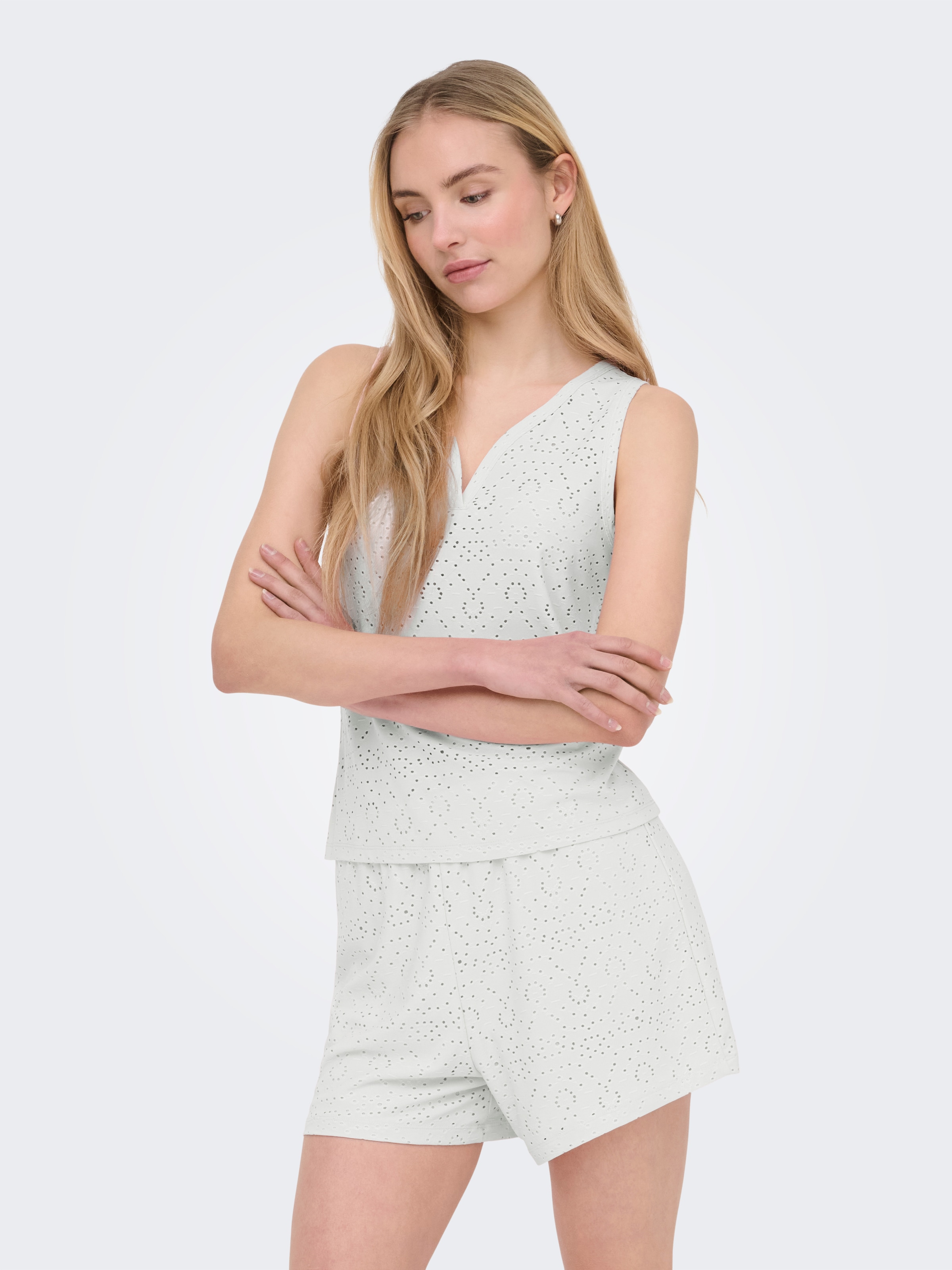 ONLY Top en dentelle »ONLSMILLA S/L V-NECK TOP JRS« Materialmix, regular fit, V-Ausschnitt