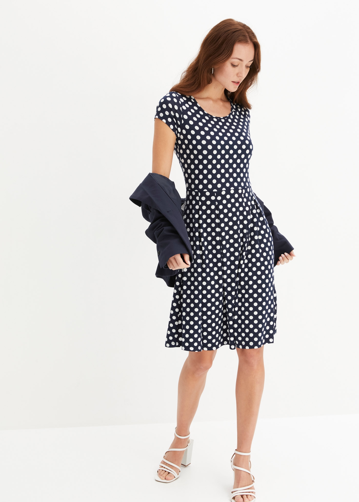 bonprix Robe en jersey »Jerseykleid aus Viskose-Mix« 1 tlg. für sommerliche Tage, aus Viskose-Mix, ausgestellte Passform