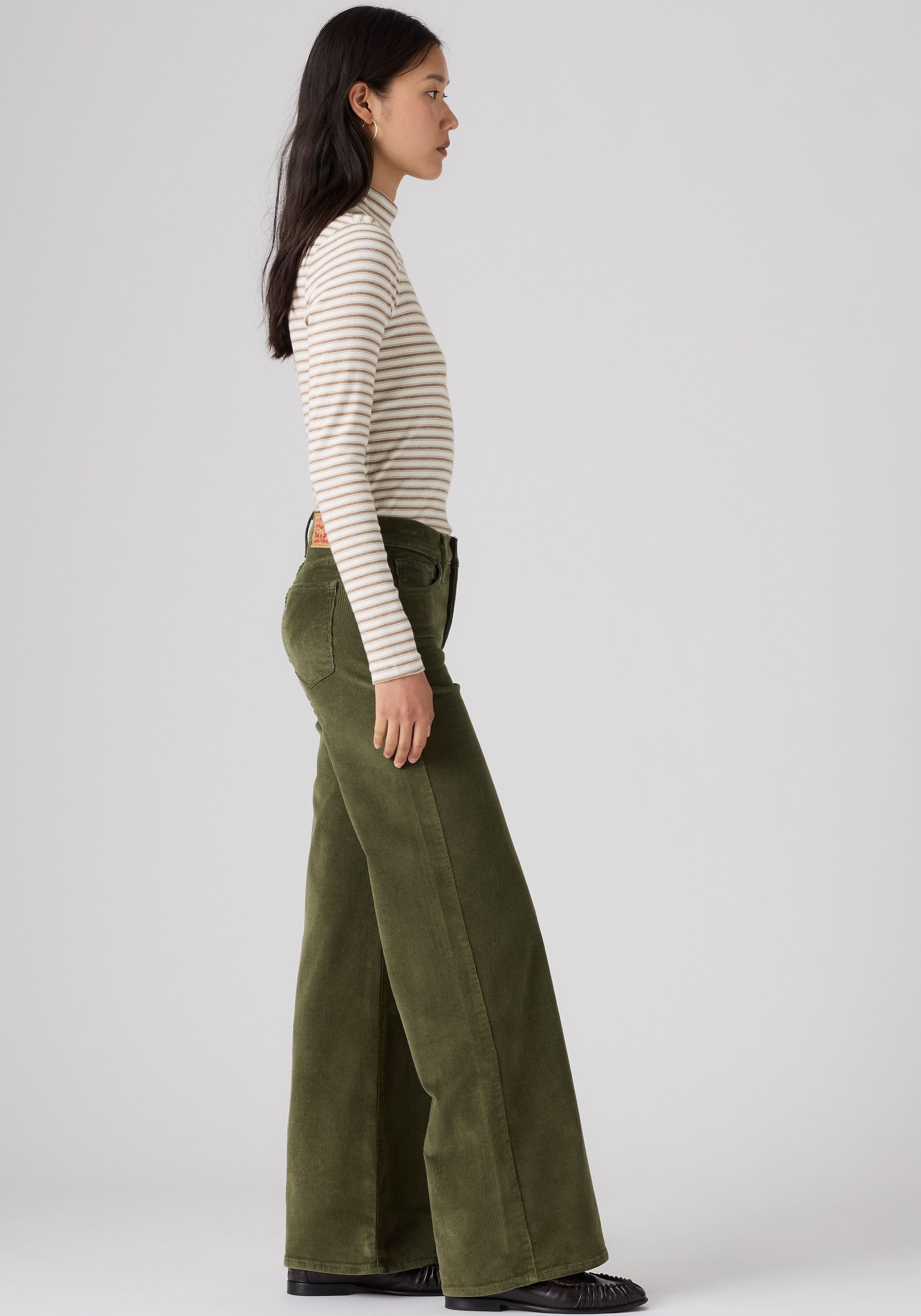 Levi's® Pantalon en velours côtelé »318 SHAPING WIDE LEG«  avec jambe large - coupe wide leg