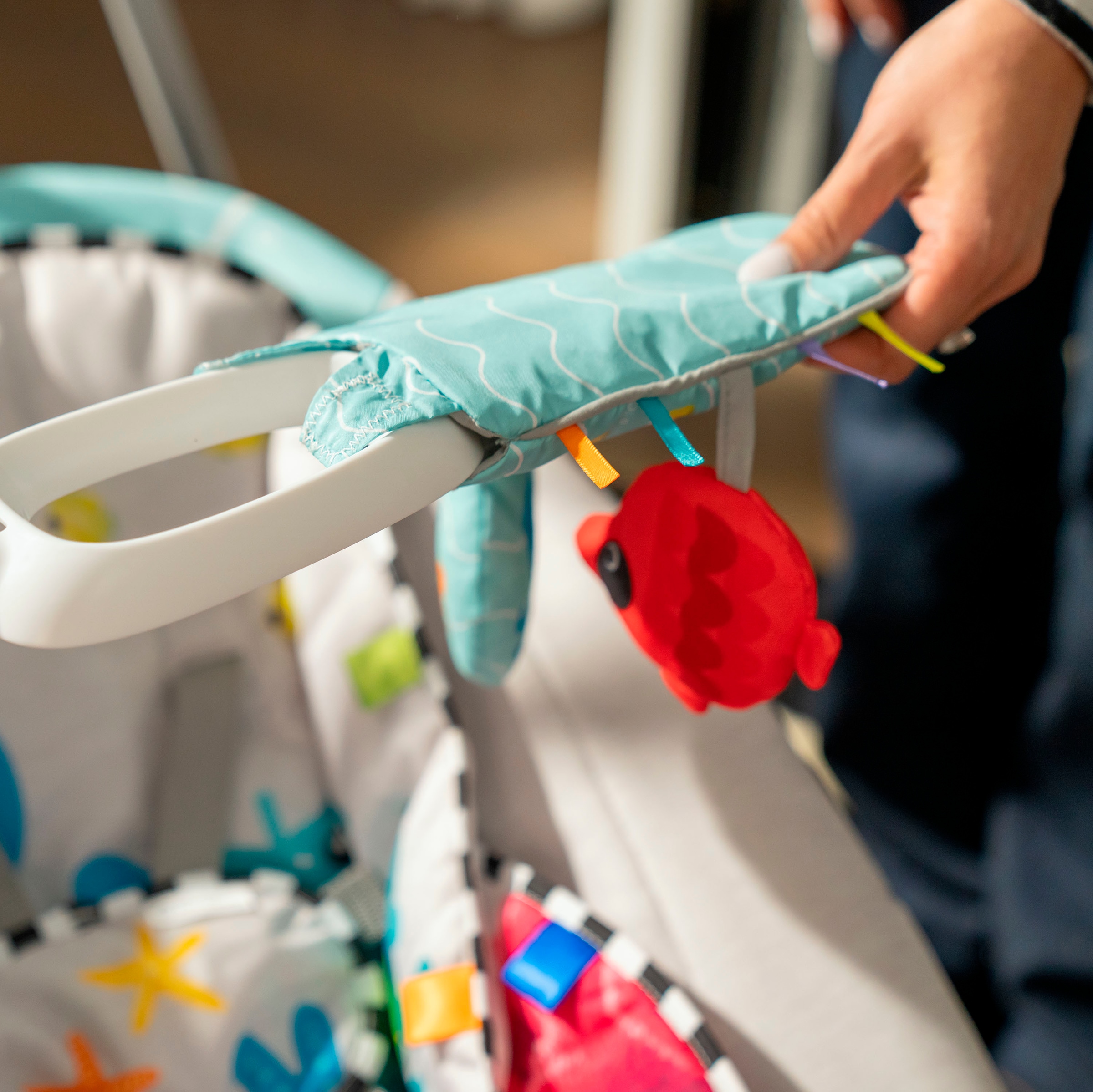 Baby Einstein Transat pour bébé »Kick to It 4-in-1 Musical Swing & Rocker« bis 9 kilos mit Sound-Effekt