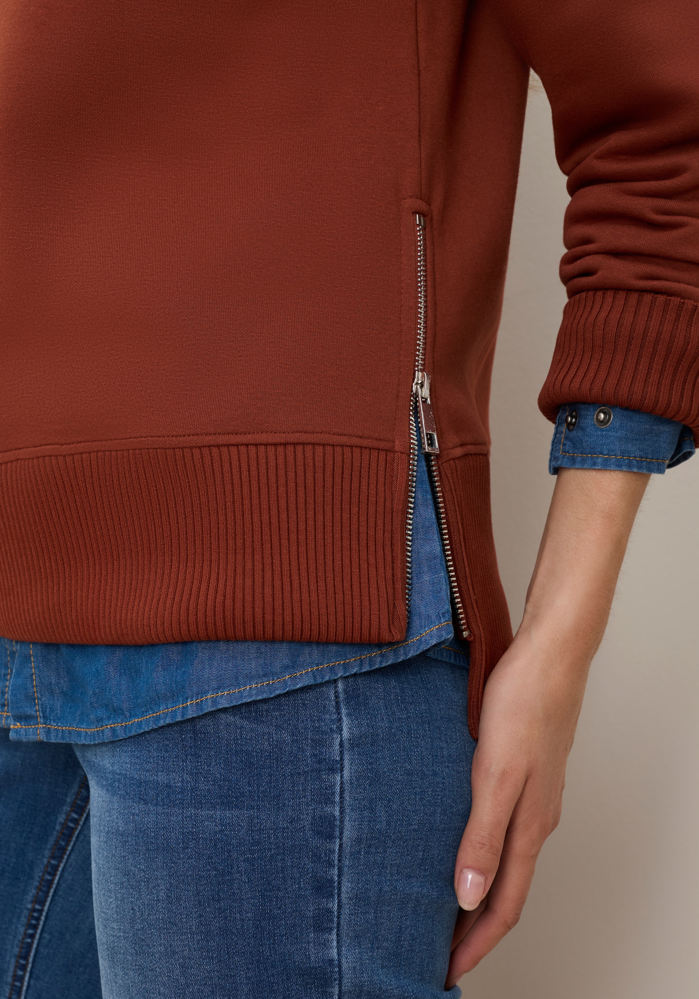 Tamaris Sweat-shirt »mit seitlichen Reissverschlüssen«, en coton élastique de qualité

