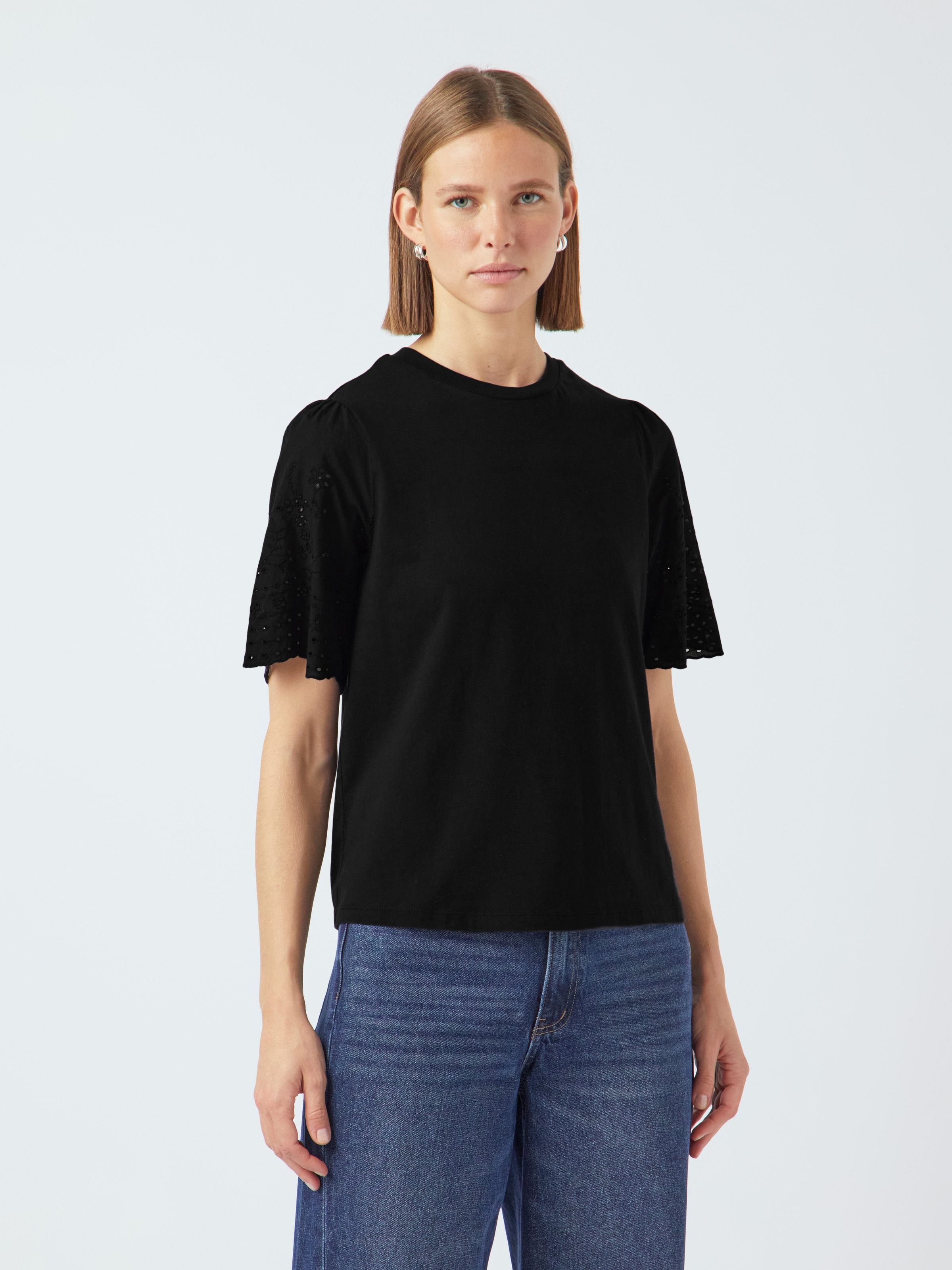 Y.A.S Kurzarmshirt »YASLEX SS TOP W. EMB SLEEVES S. NOOS« mit Lochstickerei