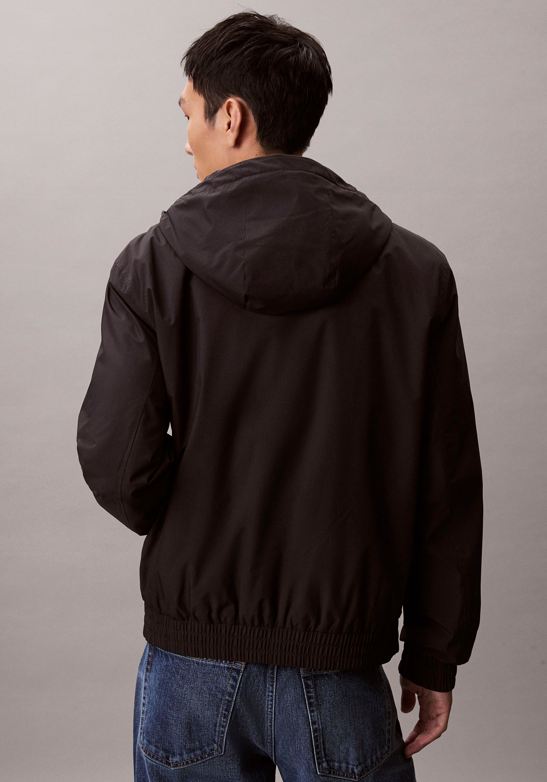 Calvin Klein Jeans Blouson avec capuche Regular Fit, capuche réglable