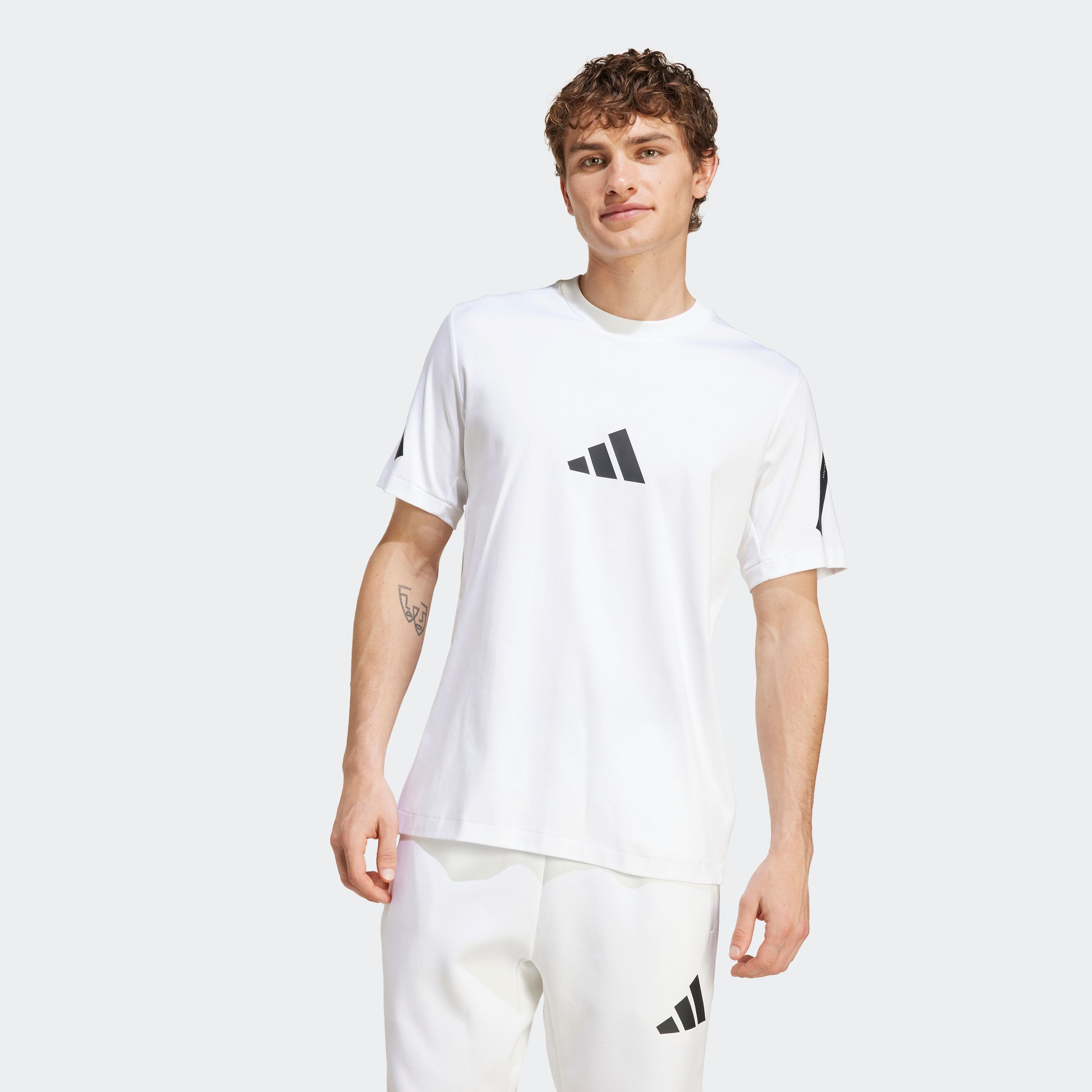 adidas Sportswear T-shirt »M Z.N.E. TEE« sportlicher Stil, Kurzarm, aus Baumwolle, ohne Verschluss