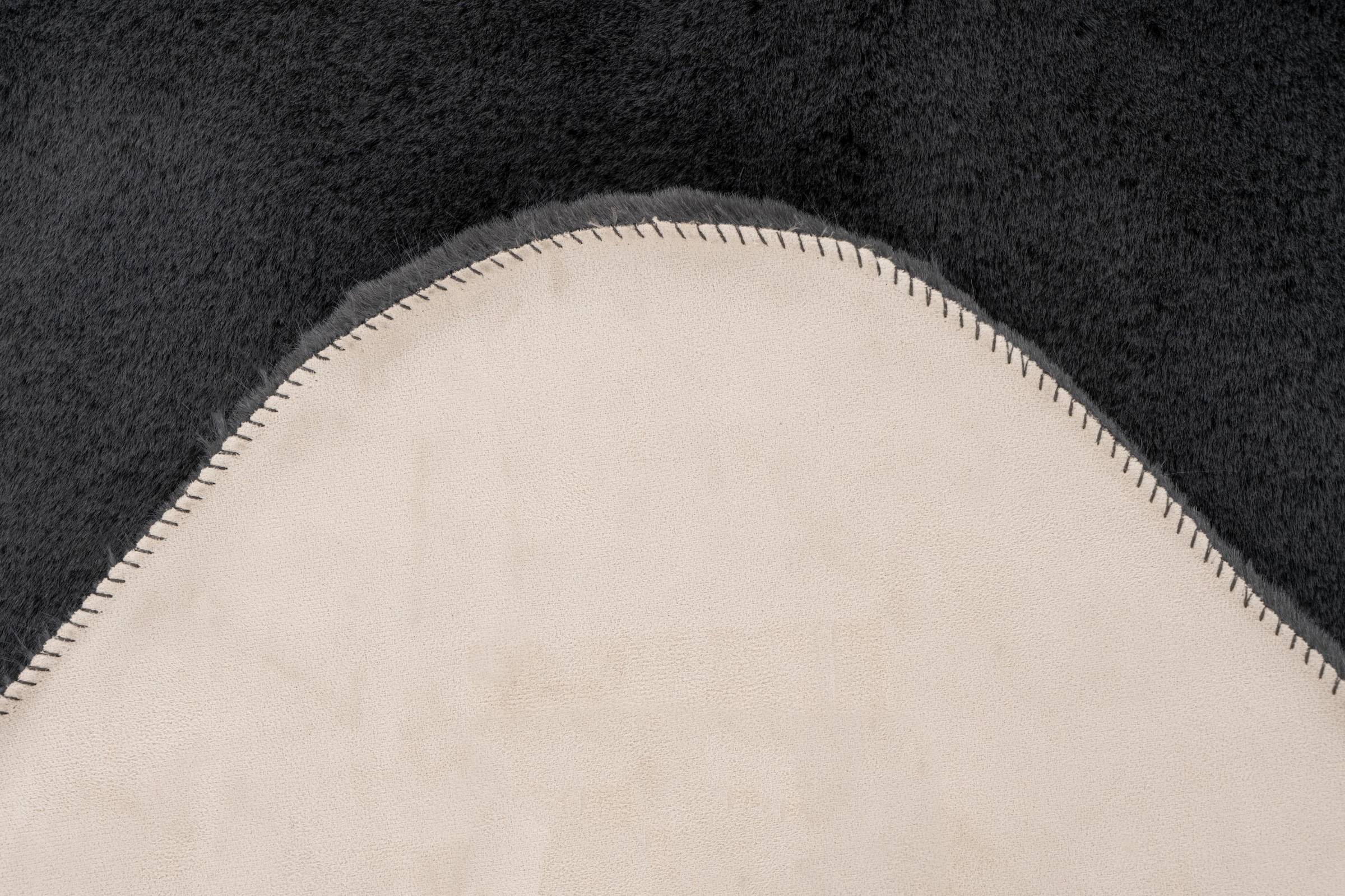 Kayoom Hochflor-Teppich »Cosy Sheepskin 525« tierfellförmig 25 mm Höhe Fell Kannichen Haptik, weich kuschelig