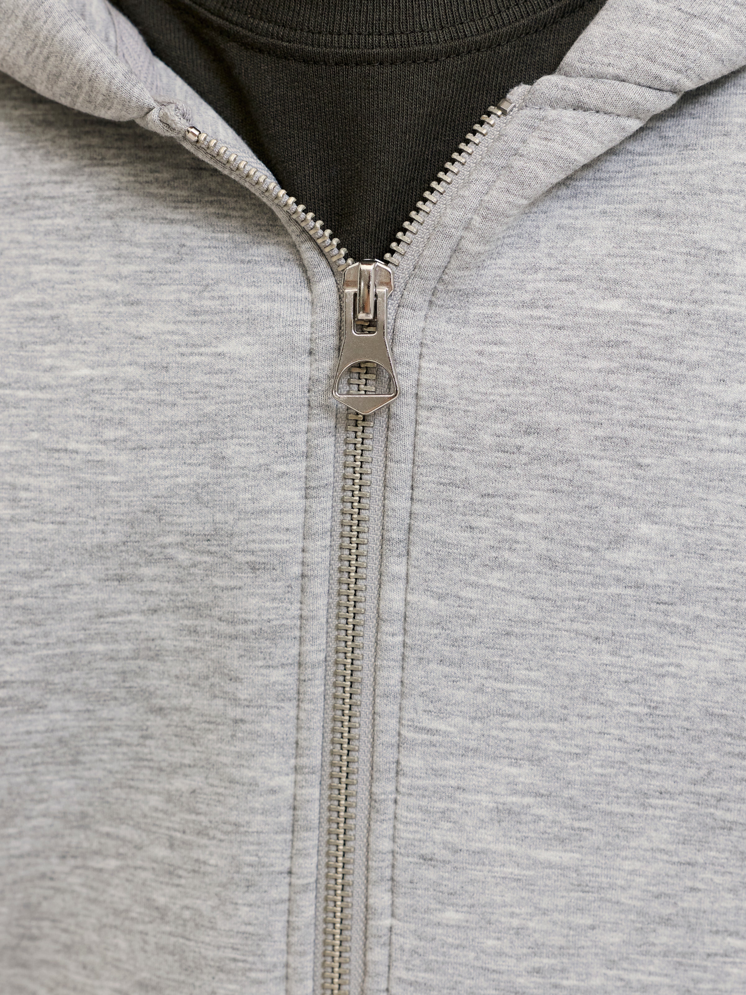 Jack & Jones Junior Kapuzensweatjacke »JCOLEGACY SWEAT SCUBA ZIP HOOD SN JNR« Materialmix, locker geschnitten