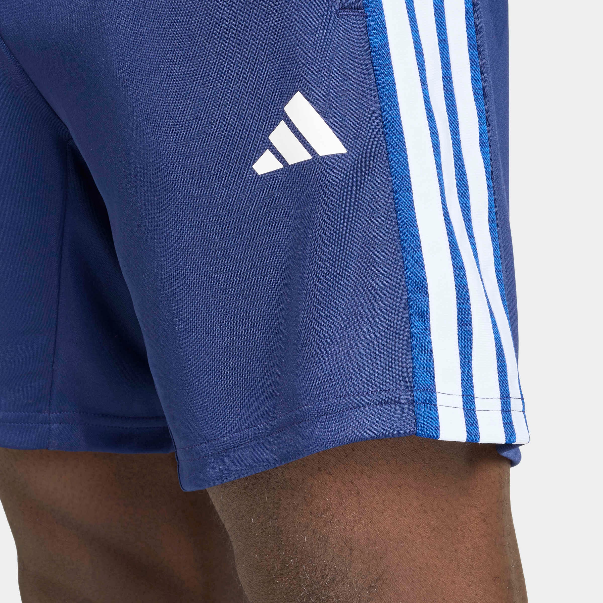 adidas Performance Short »WORKOUT ESSENTIALS ALL-SET 3-STRIPES KNIT«  pour activités sportives, coupe normale et ample, en polyester