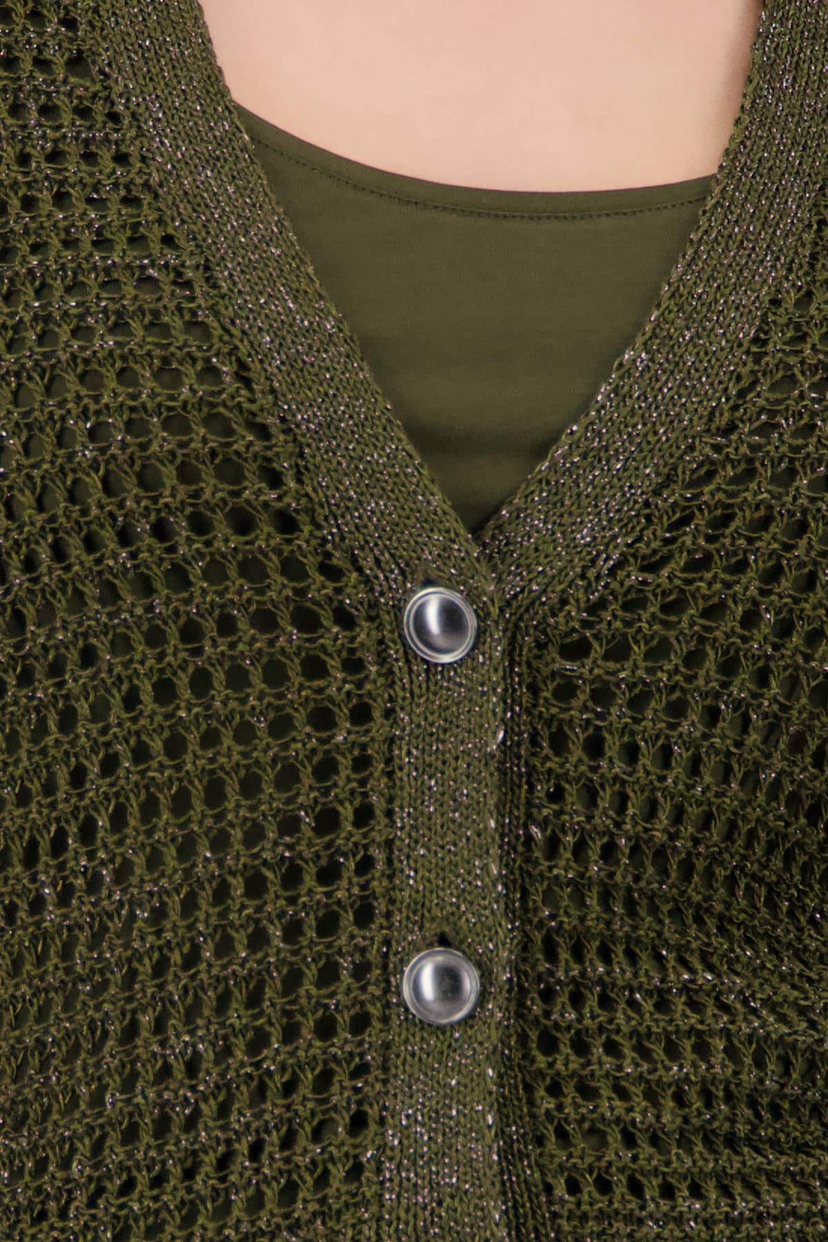 Monari Veste en tricot »Jacke Strick Glanzbändchen« Regular fit mit V-Ausschnitt