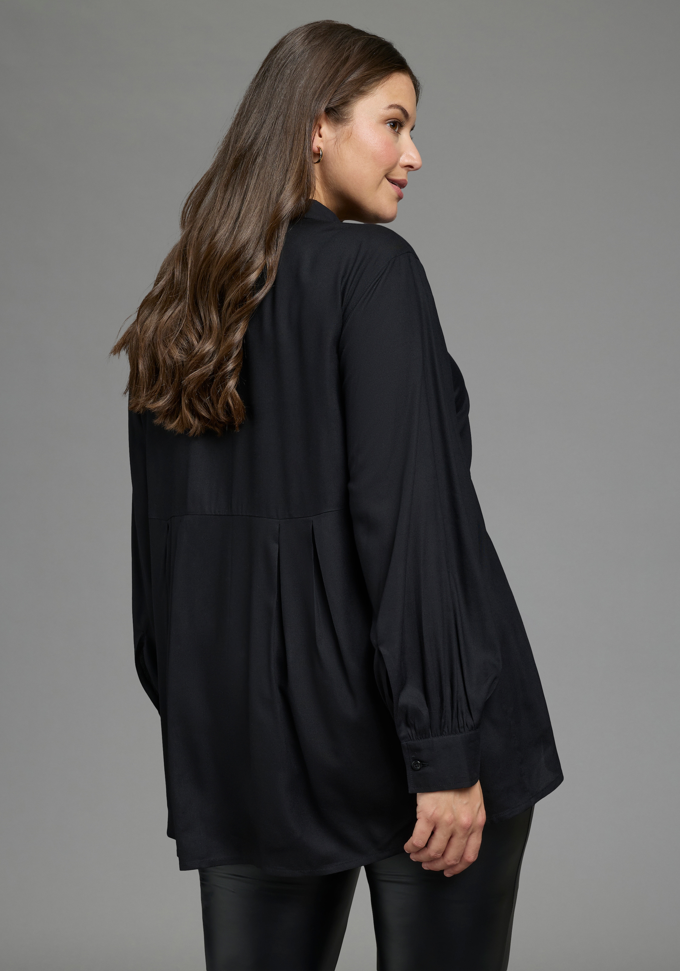 Laura Scott CURVE Longbluse »Grosse Grössen« femininer Stil, aus Viskose, unifarbene Optik, mit Knöpfen