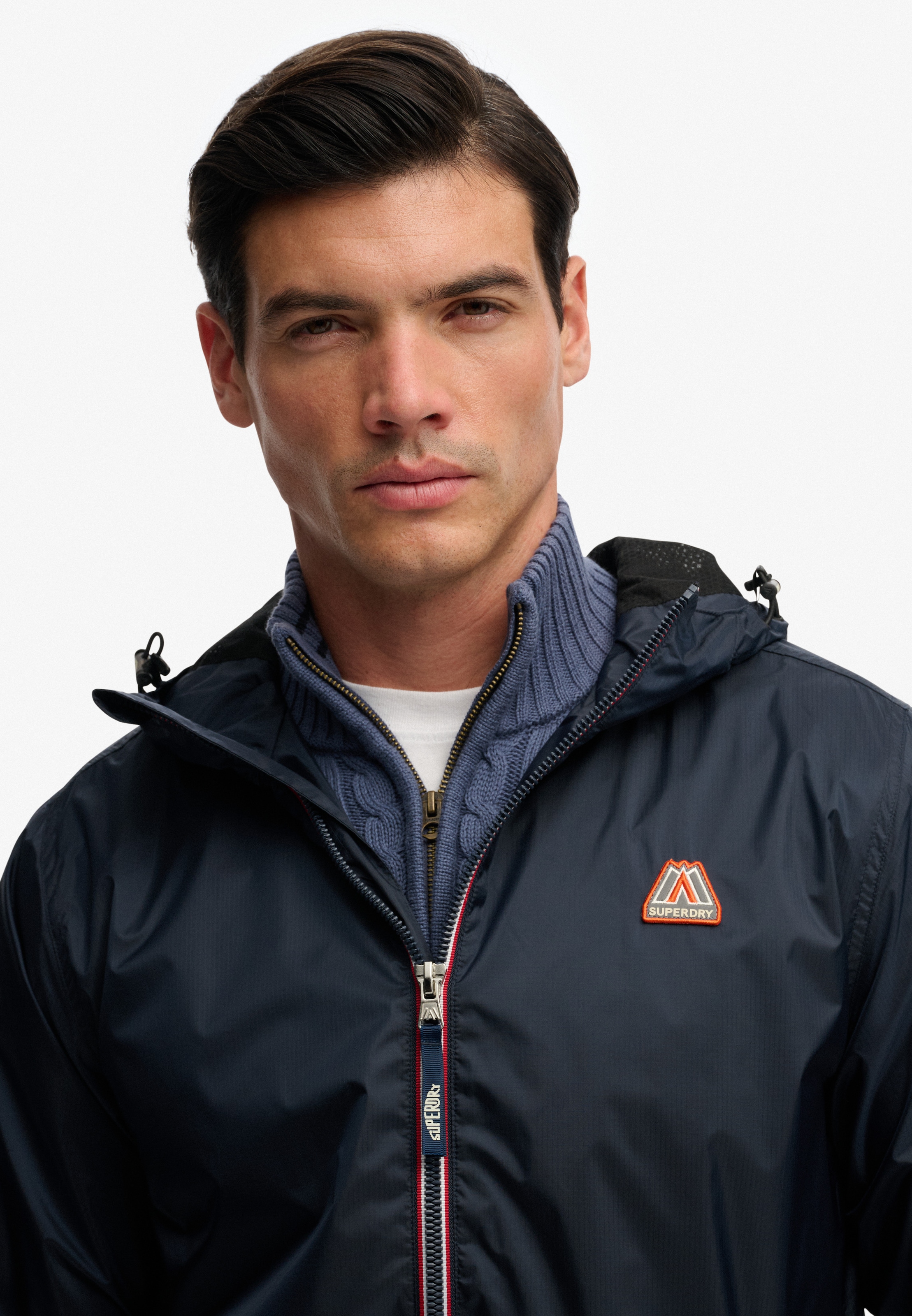 Superdry Coupe-vent »ESSENTIAL TRI WINDBREAKER JKT« mit Kapuze