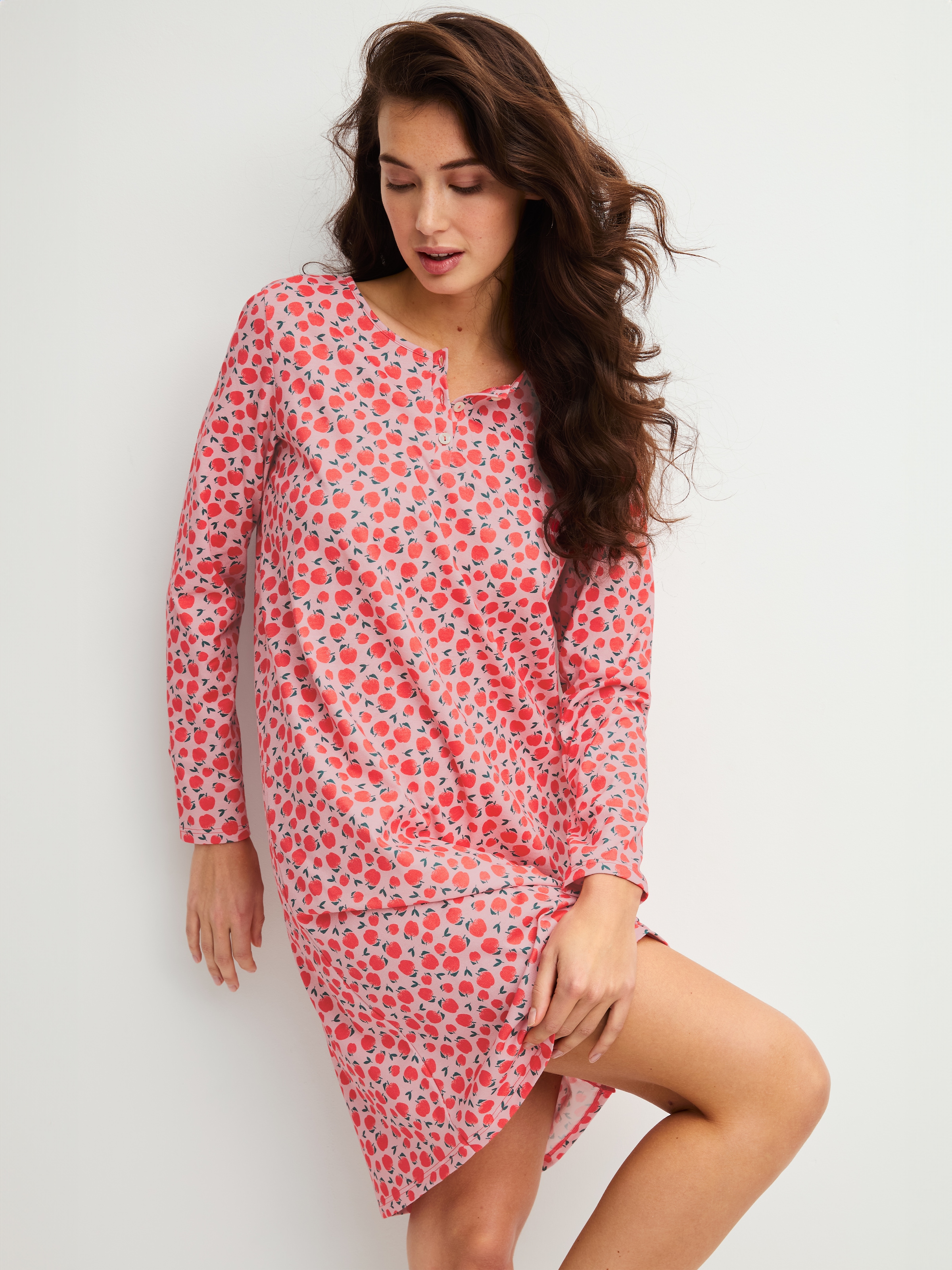 CALIDA Chemise de nuit »Fruity Dreams« Patte de boutonnage, col rond, manches longues, coton pur