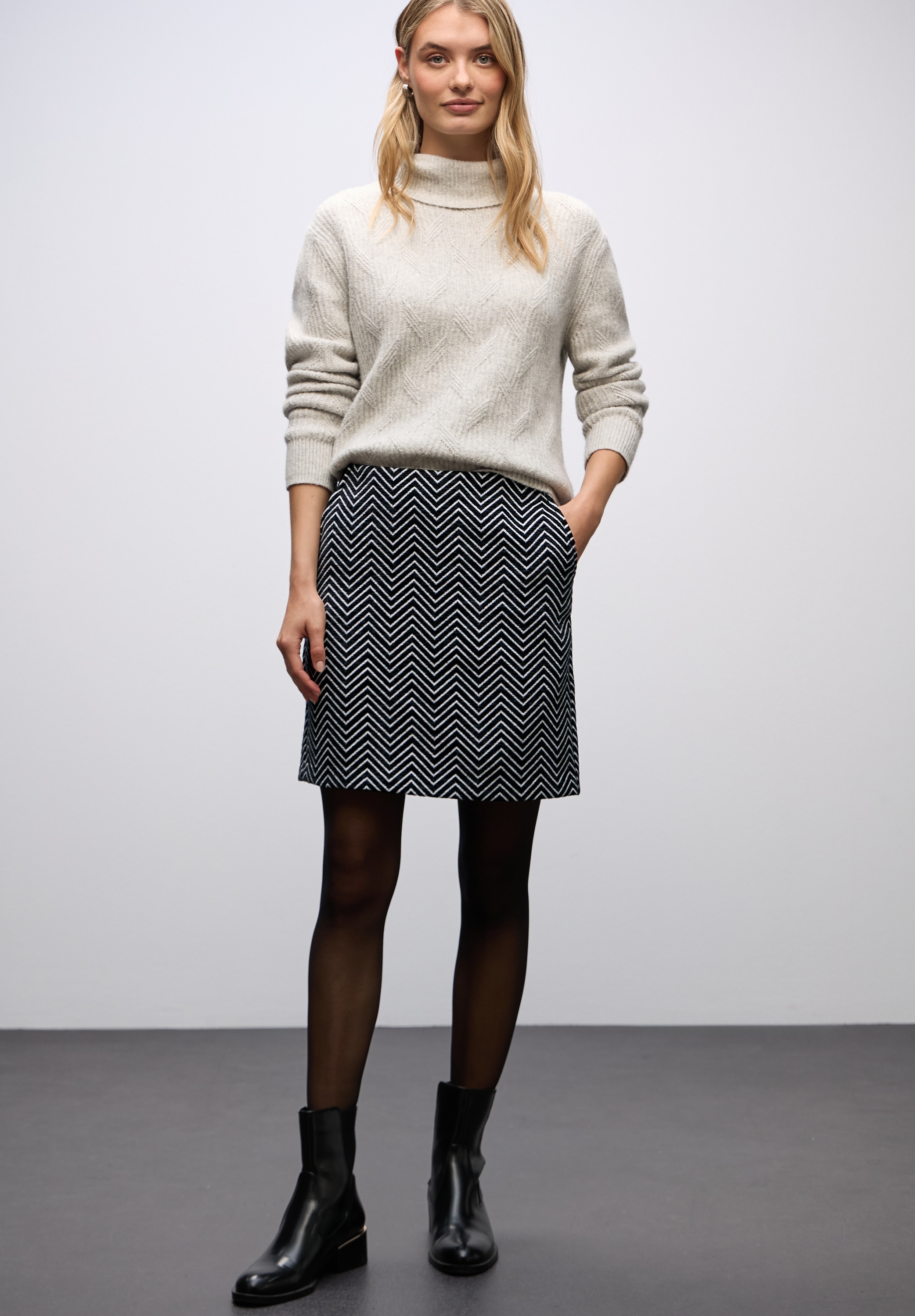 STREET ONE Minirock »Style Maja« mit Zick-Zack Muster