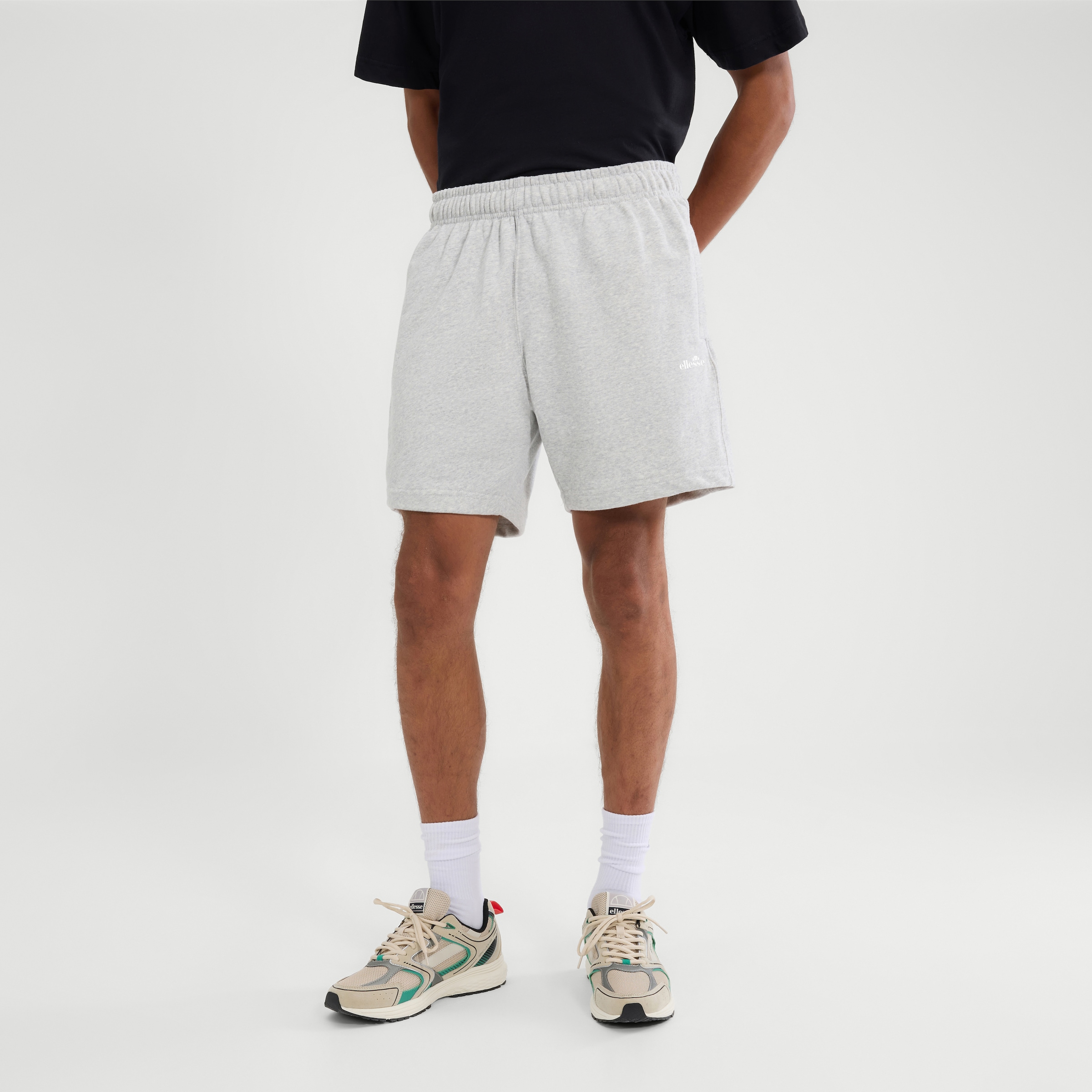 Ellesse Sweatshorts »ZANICA SHORT«  Convient aux adultes, style sportif