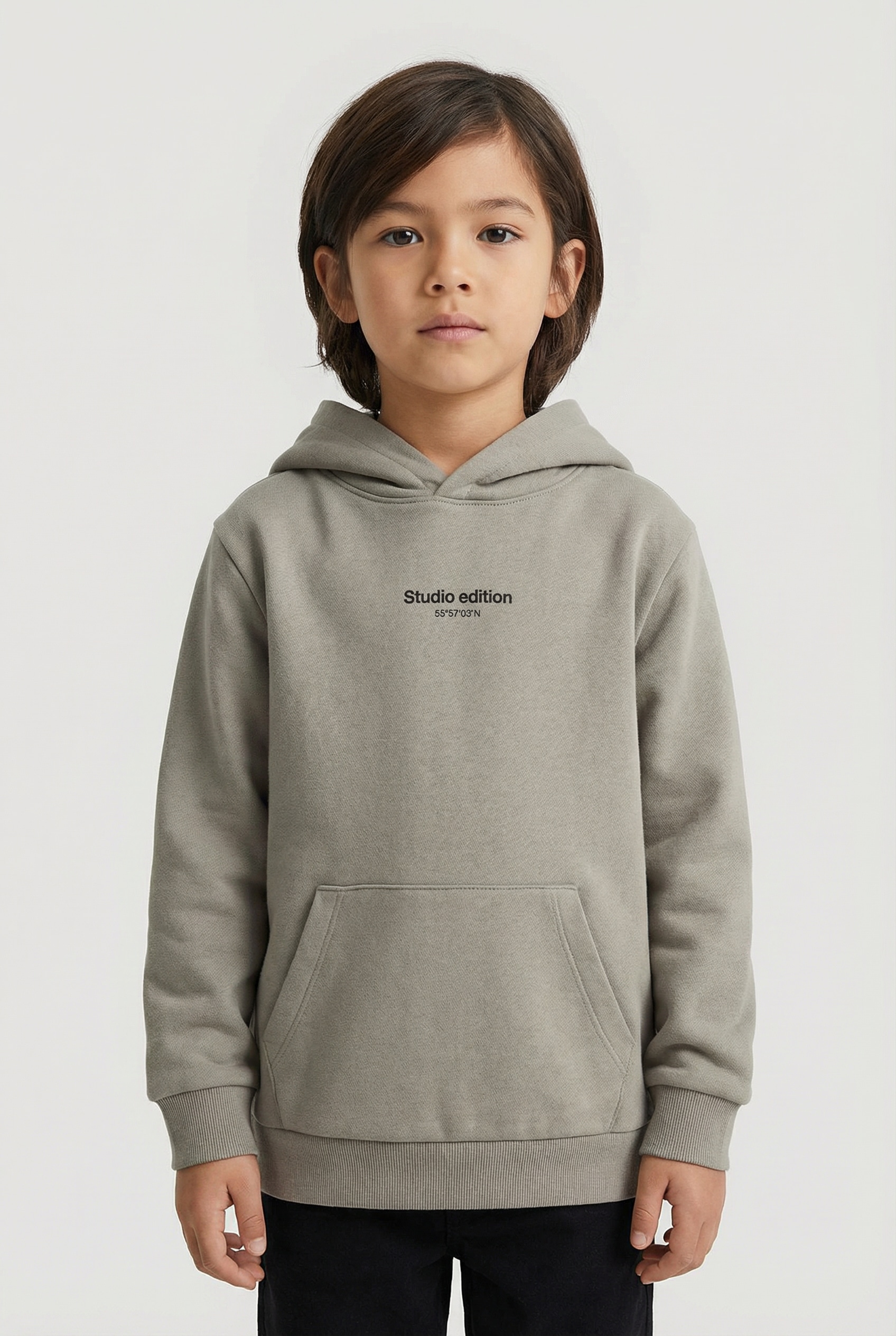 Name It Kapuzensweatshirt »NKMBRODY LS NREG SWEAT WH BRU NOOS«, mit kleinem Logoprint
