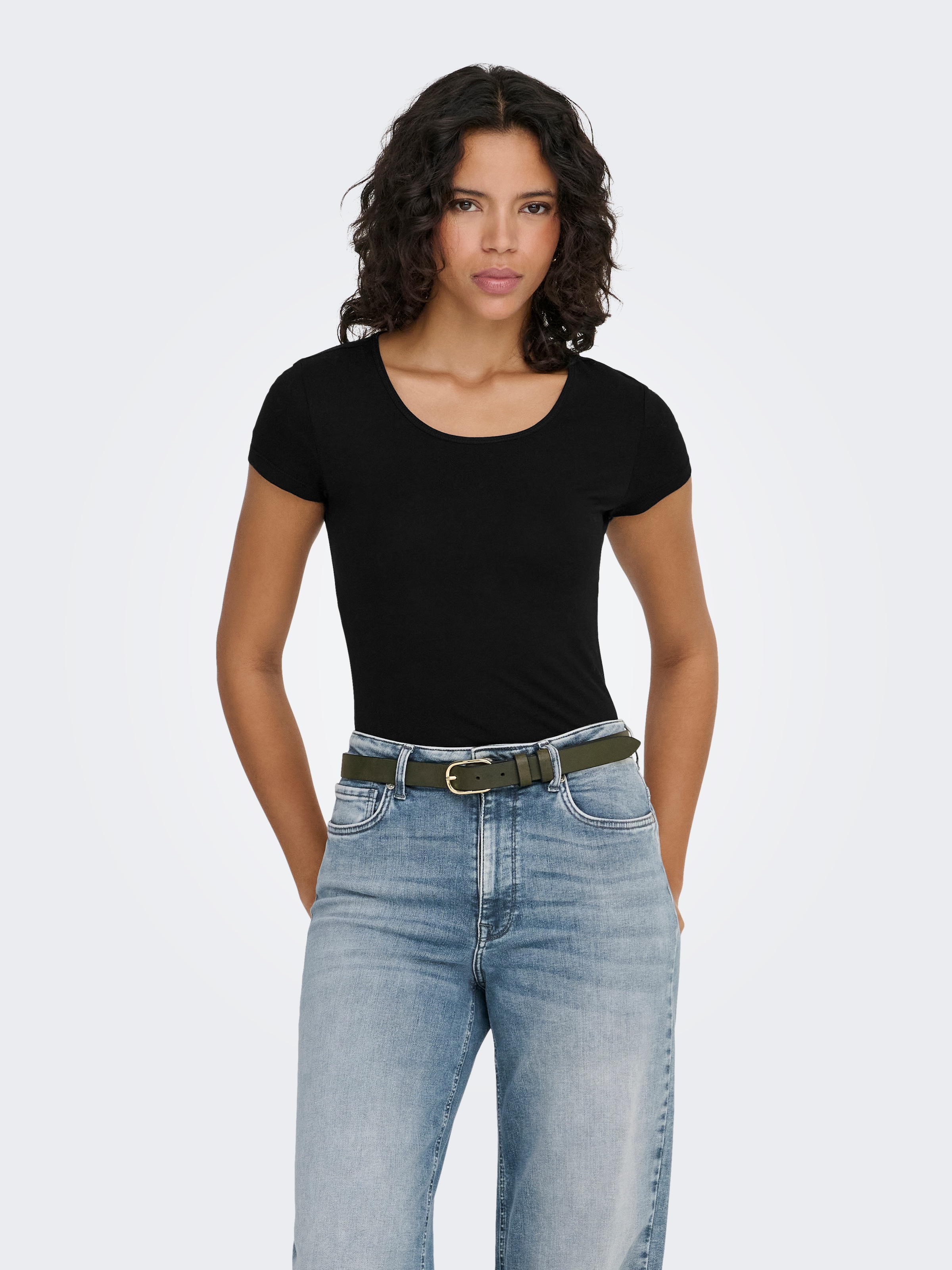 ONLY Shirt à col rond »ONLLIVE – Rundhalsshirt mit figurbetonter Silhouette« sehr figurbetont, modisch, Baumwollmischung, Jersey, tiefer Rundhals