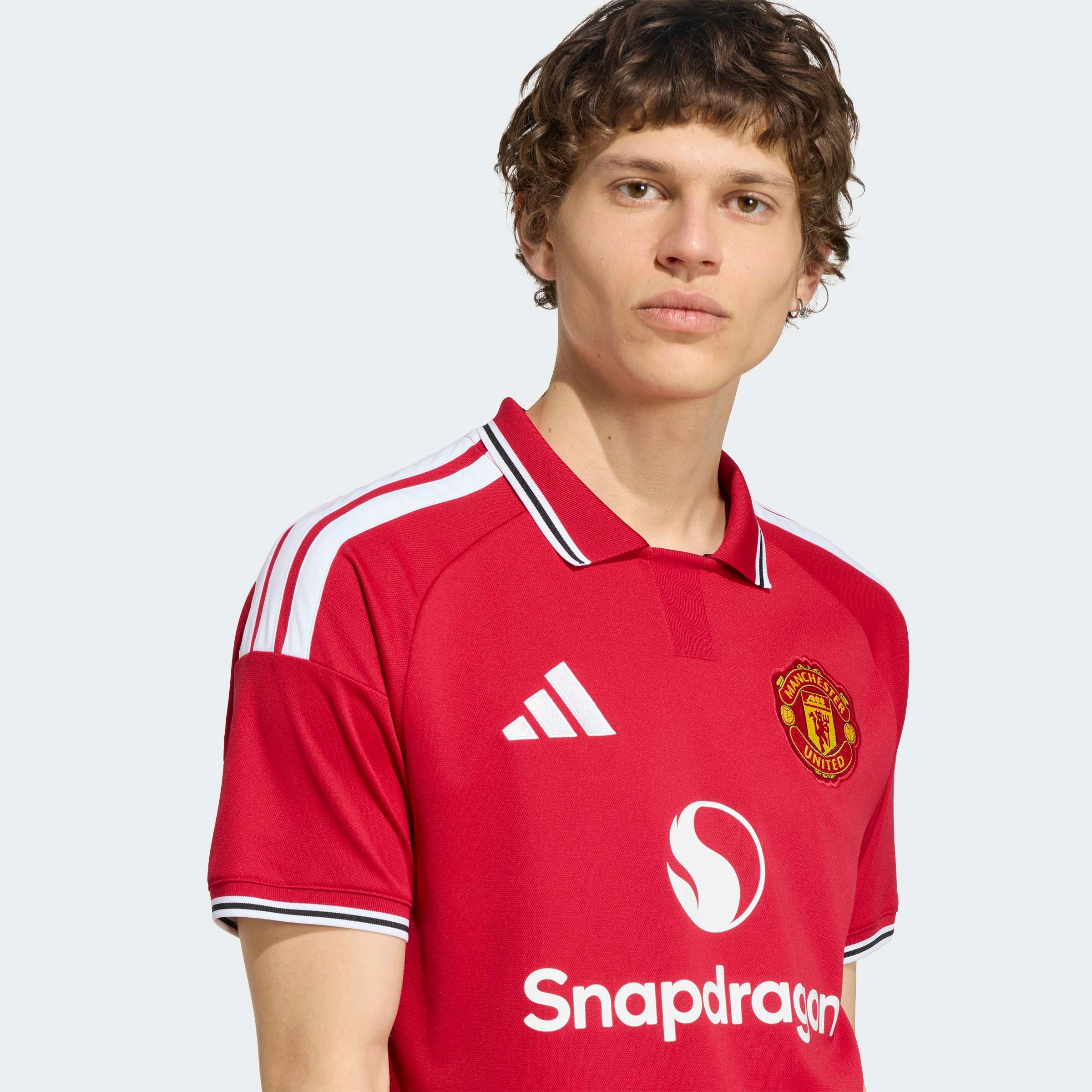 adidas Performance Maillot de foot »MUFC H JSY« mit schmaler Passform, mit gestreiftem Kragen und Bündchen