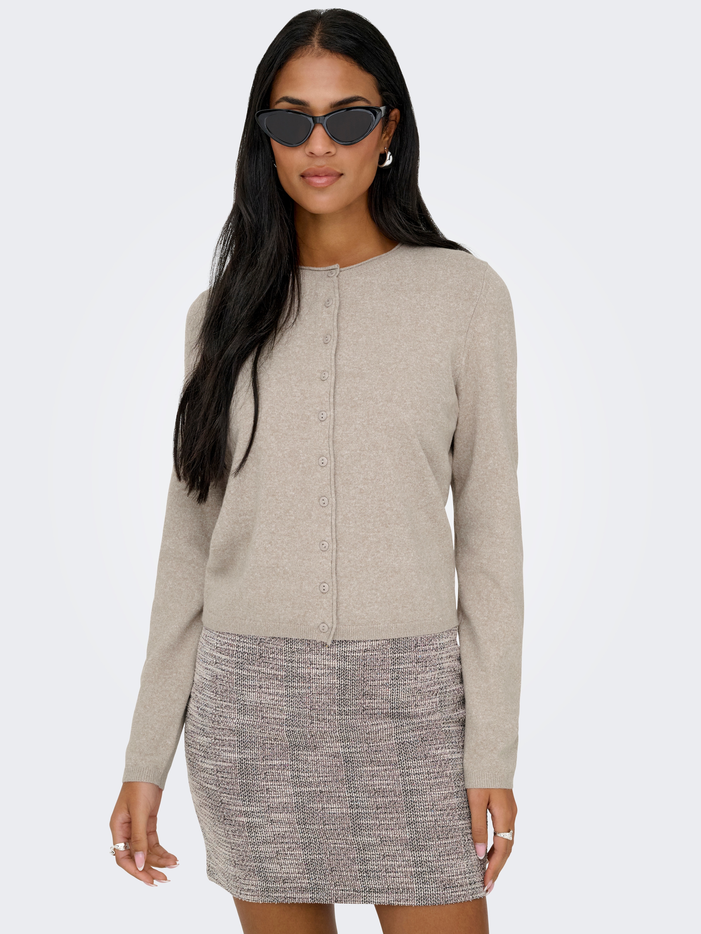 ONLY Veste en tricot »ONLLOYAL LIFE LS O-NECK BUT CAR KNT NOOS« gerippte Ärmelbündchen